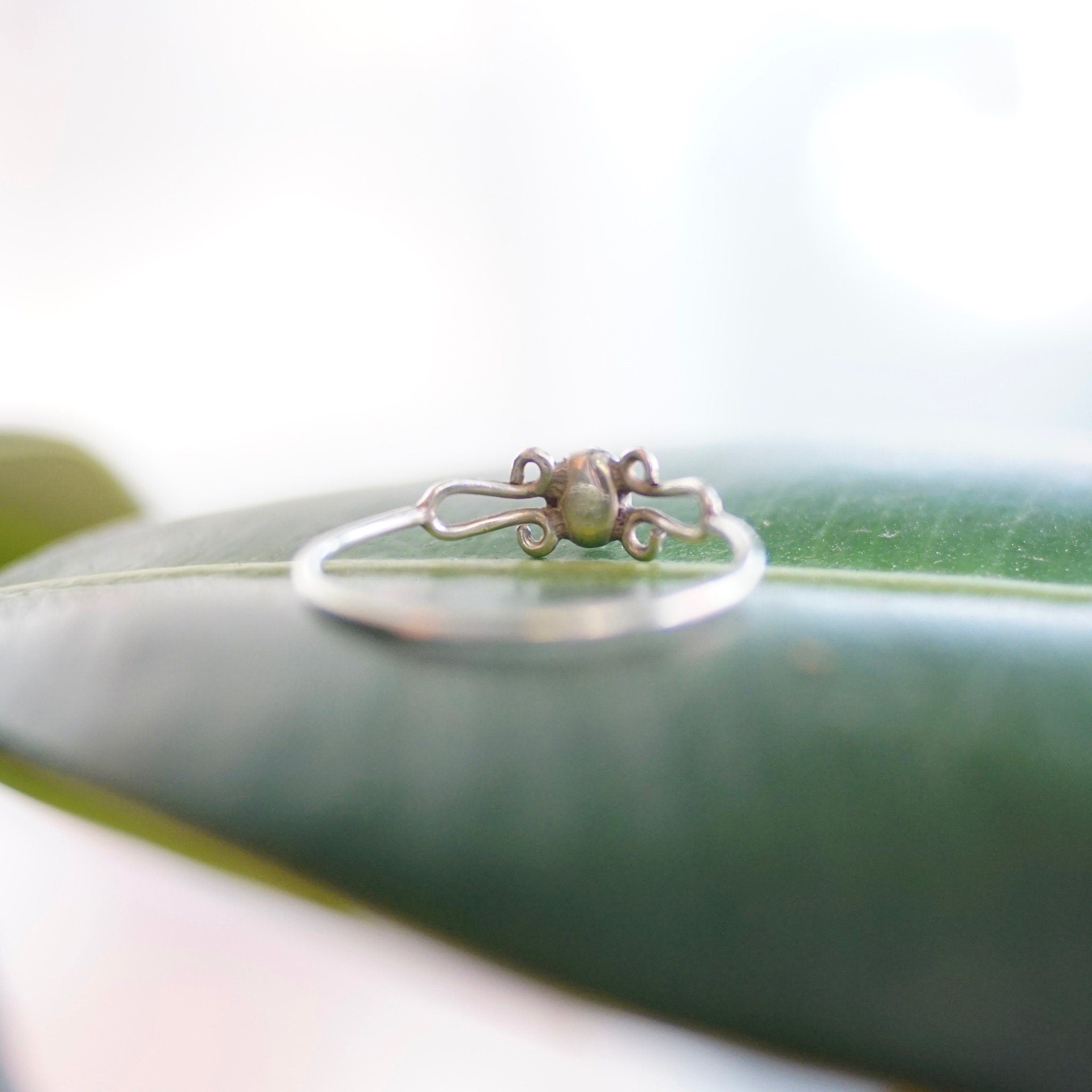 Vintage Sterling Silver & Lapis Lazuli Wire Ring, Petite Silver Ring With Small Lapis Stone, Cute Stackable Ring, 925 Jewelry, Size 7 3/4 US