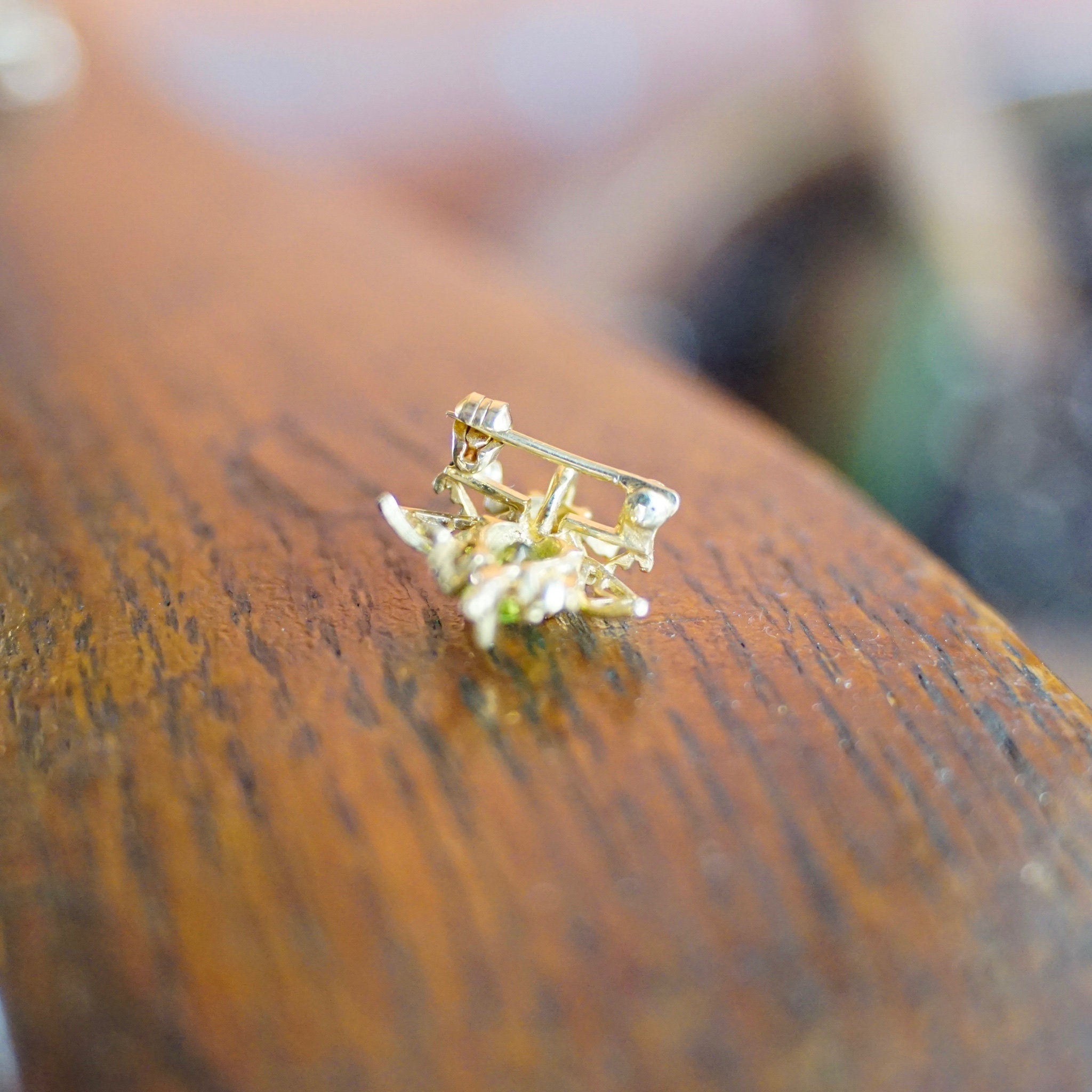 Vintage 14K Gold Peridot Bee Brooch/Pendant, Cute Gold Bee Pin With Green Gemstone, Tiny Bee Brooch With Necklace Loop, Made In Mexico, 15mm