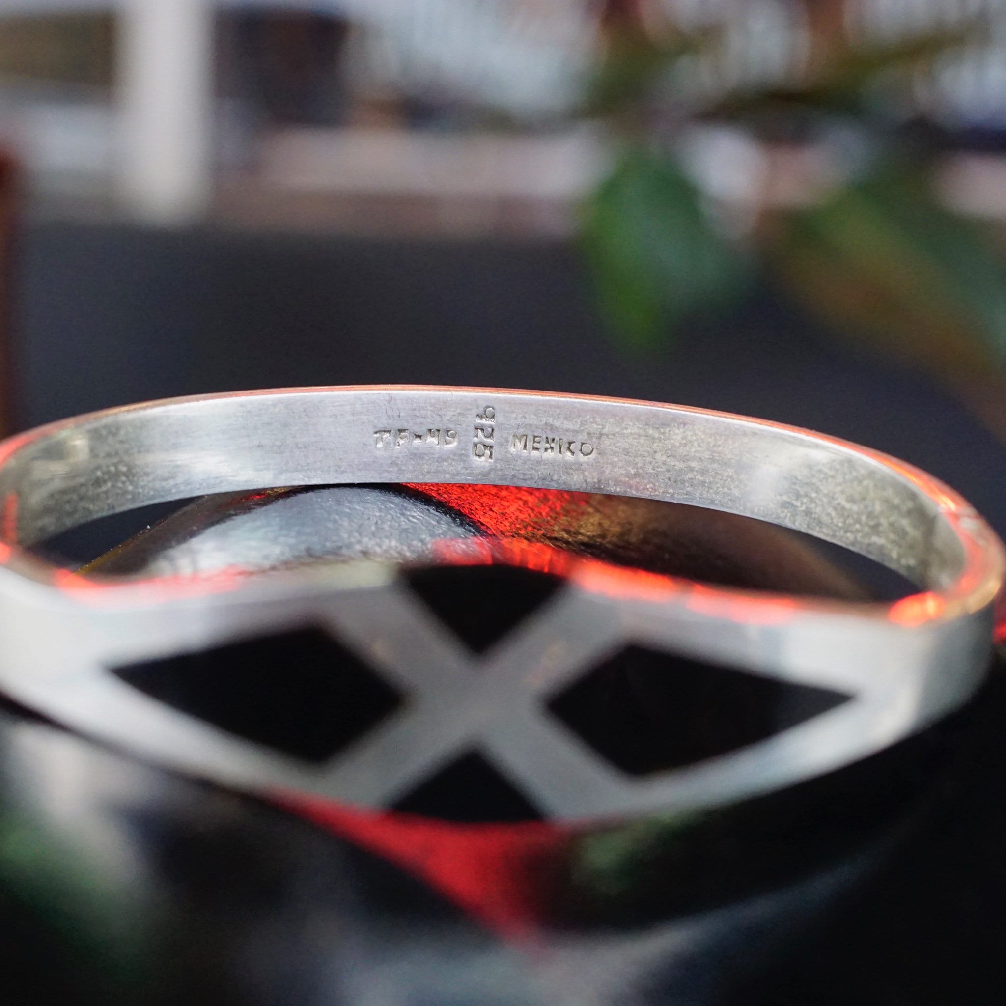 Vintage TAXCO 925 Sterling Silver & Onyx Hinged Bangle, Modernist Silver Bracelet With Inlaid Black Onyx, Geometric Design, Made in Mexico