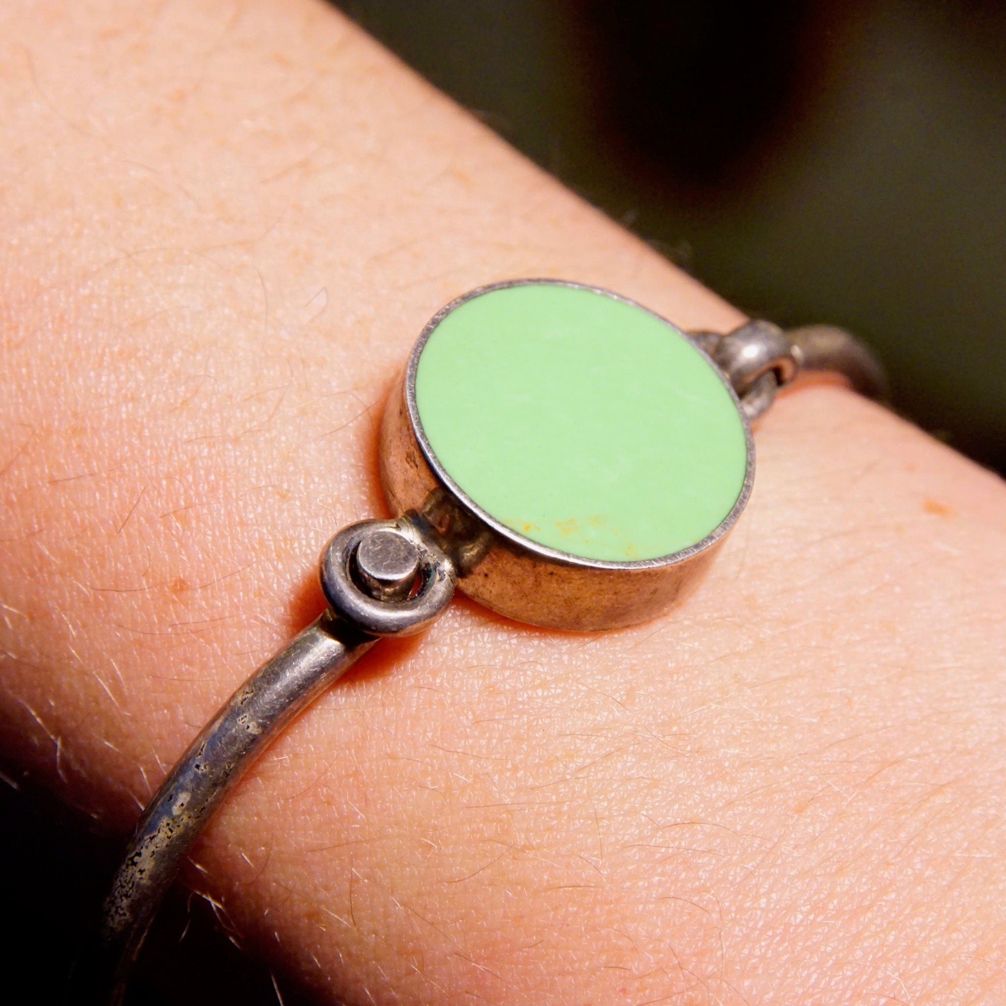 Vintage TAXCO Sterling Silver Gaspeite Hinged Bangle, Unique Silver Bracelet With Lime Green Stone, Modernist Jewlery, Mexico 925