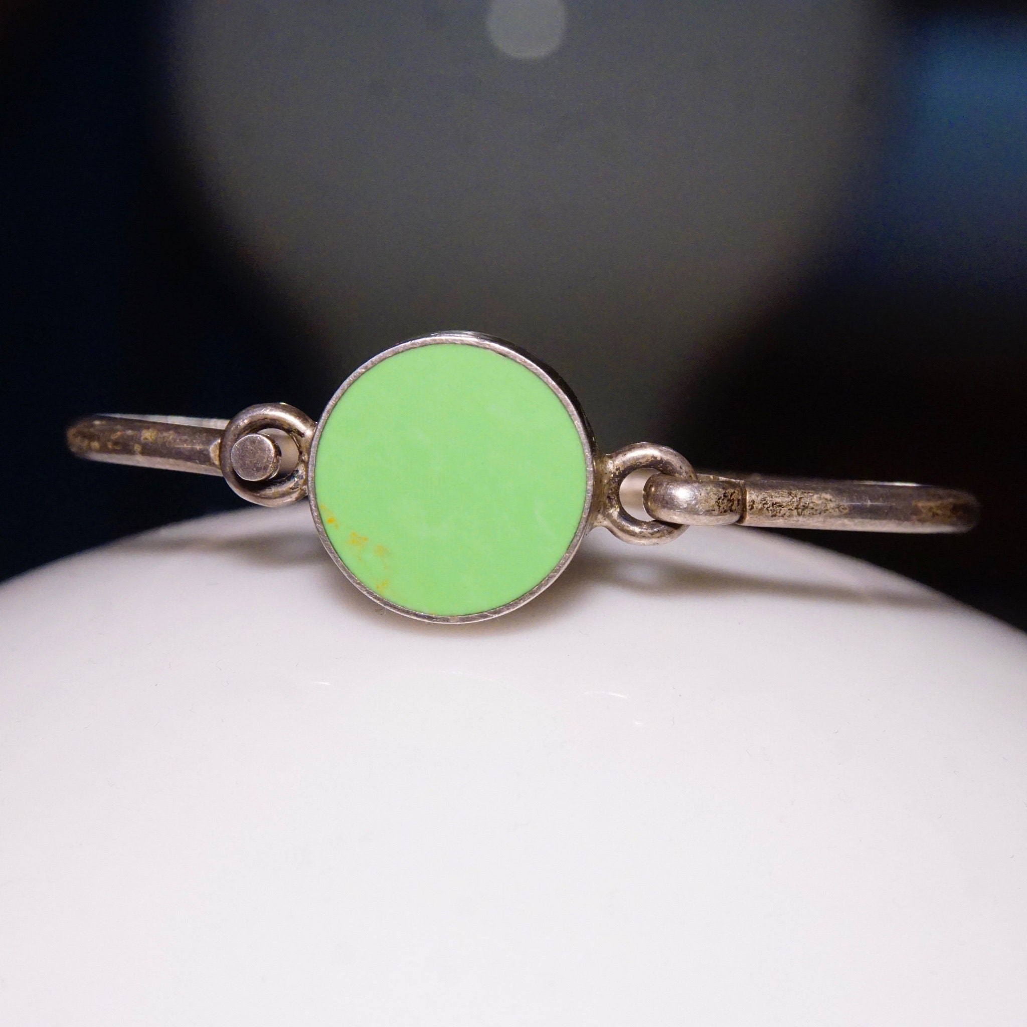 Vintage TAXCO Sterling Silver Gaspeite Hinged Bangle, Unique Silver Bracelet With Lime Green Stone, Modernist Jewlery, Mexico 925