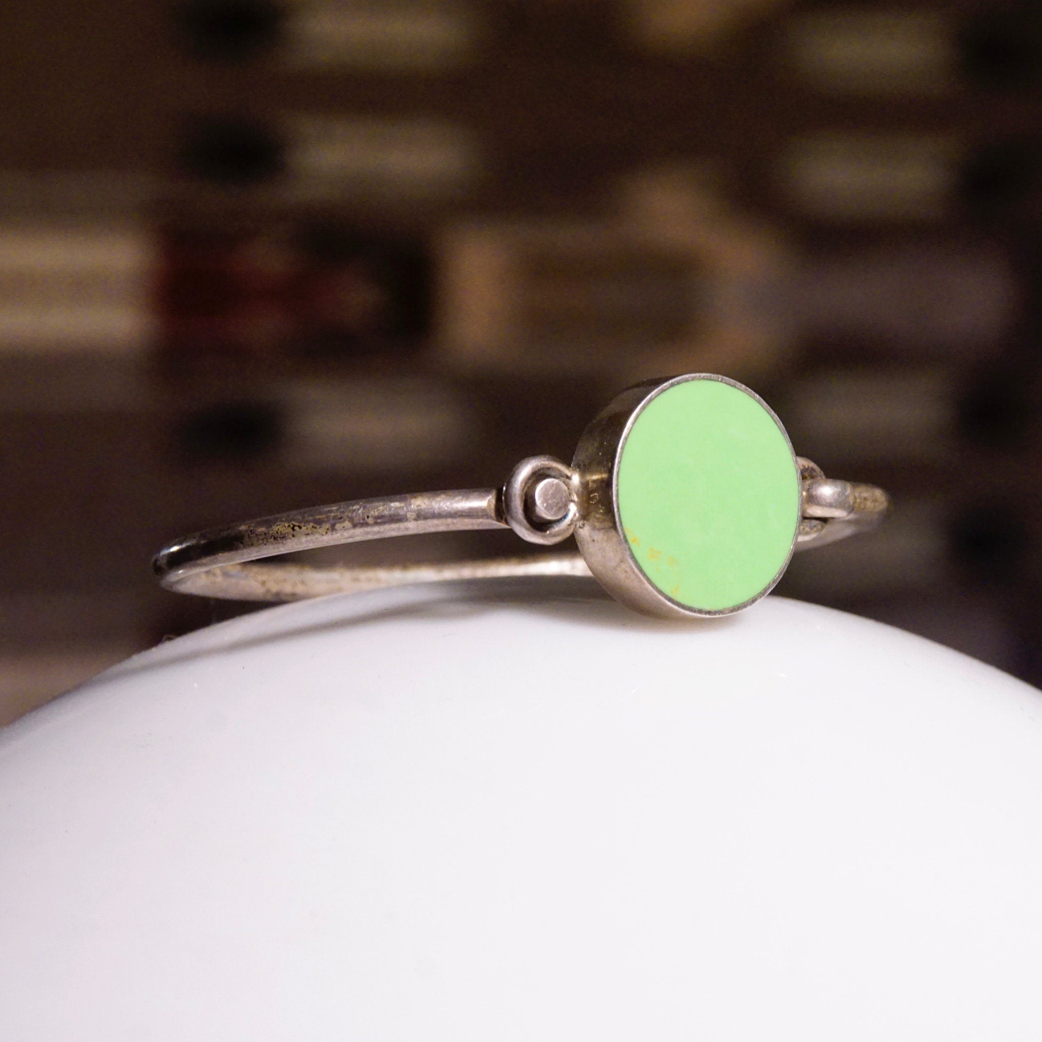 Vintage TAXCO Sterling Silver Gaspeite Hinged Bangle, Unique Silver Bracelet With Lime Green Stone, Modernist Jewlery, Mexico 925