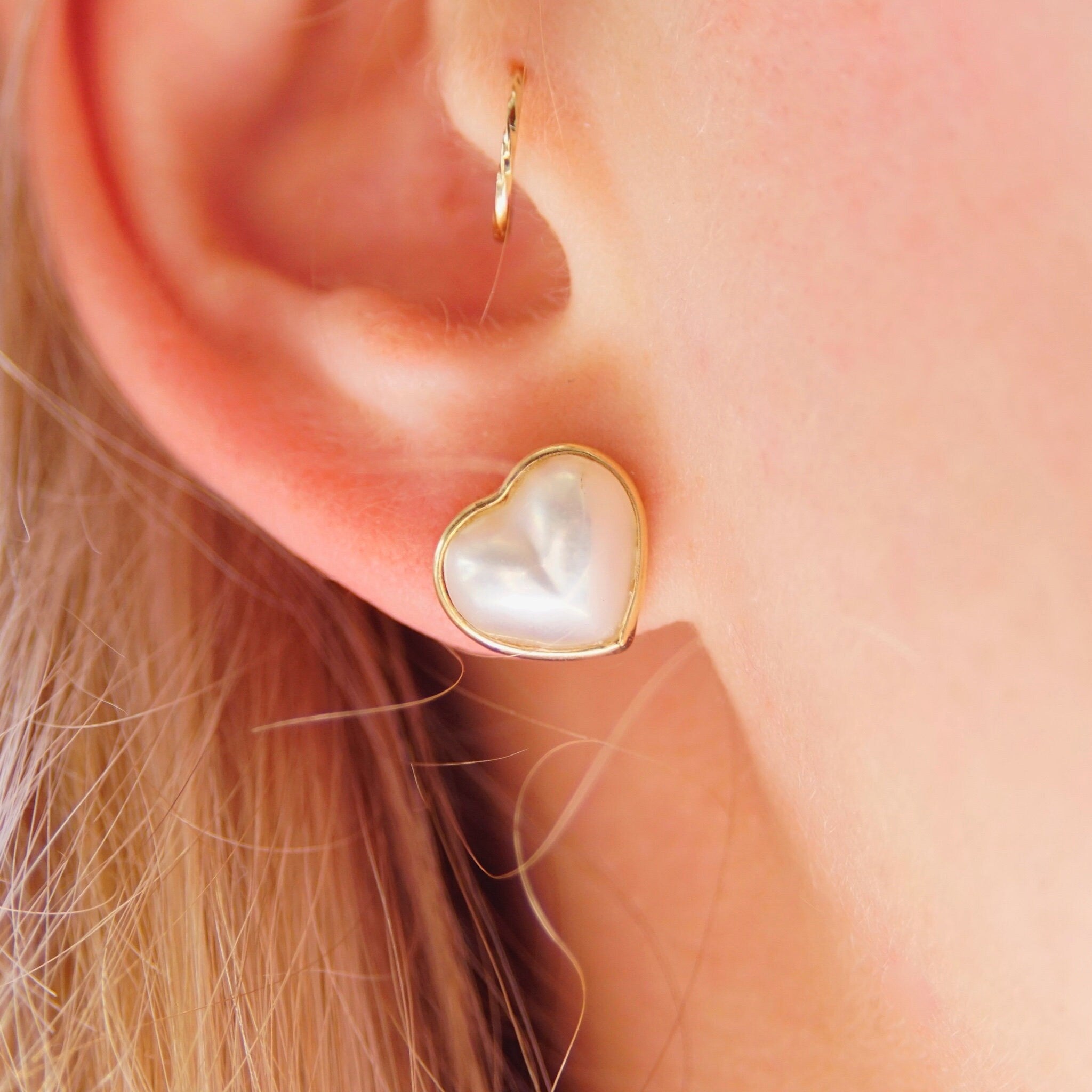 Vintage 14K Gold Pearl Heart Stud Earrings, Cute Heart-Shaped Pearl Earrings, Petite Gold Set Pearls, 14K Yellow Gold Post Earrings
