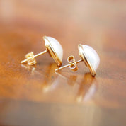 Vintage 14K Gold Pearl Heart Stud Earrings, Cute Heart-Shaped Pearl Earrings, Petite Gold Set Pearls, 14K Yellow Gold Post Earrings