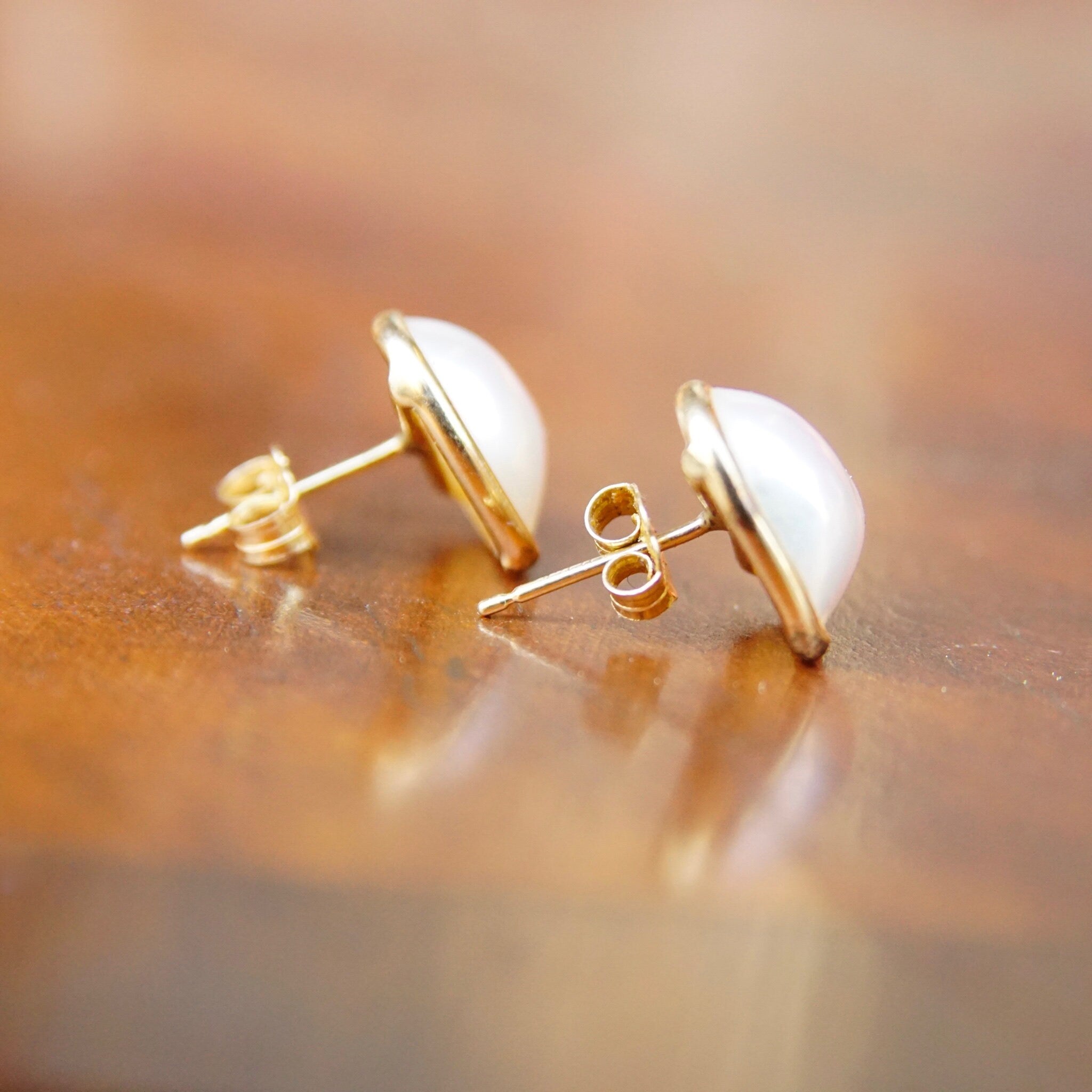 Vintage 14K Gold Pearl Heart Stud Earrings, Cute Heart-Shaped Pearl Earrings, Petite Gold Set Pearls, 14K Yellow Gold Post Earrings