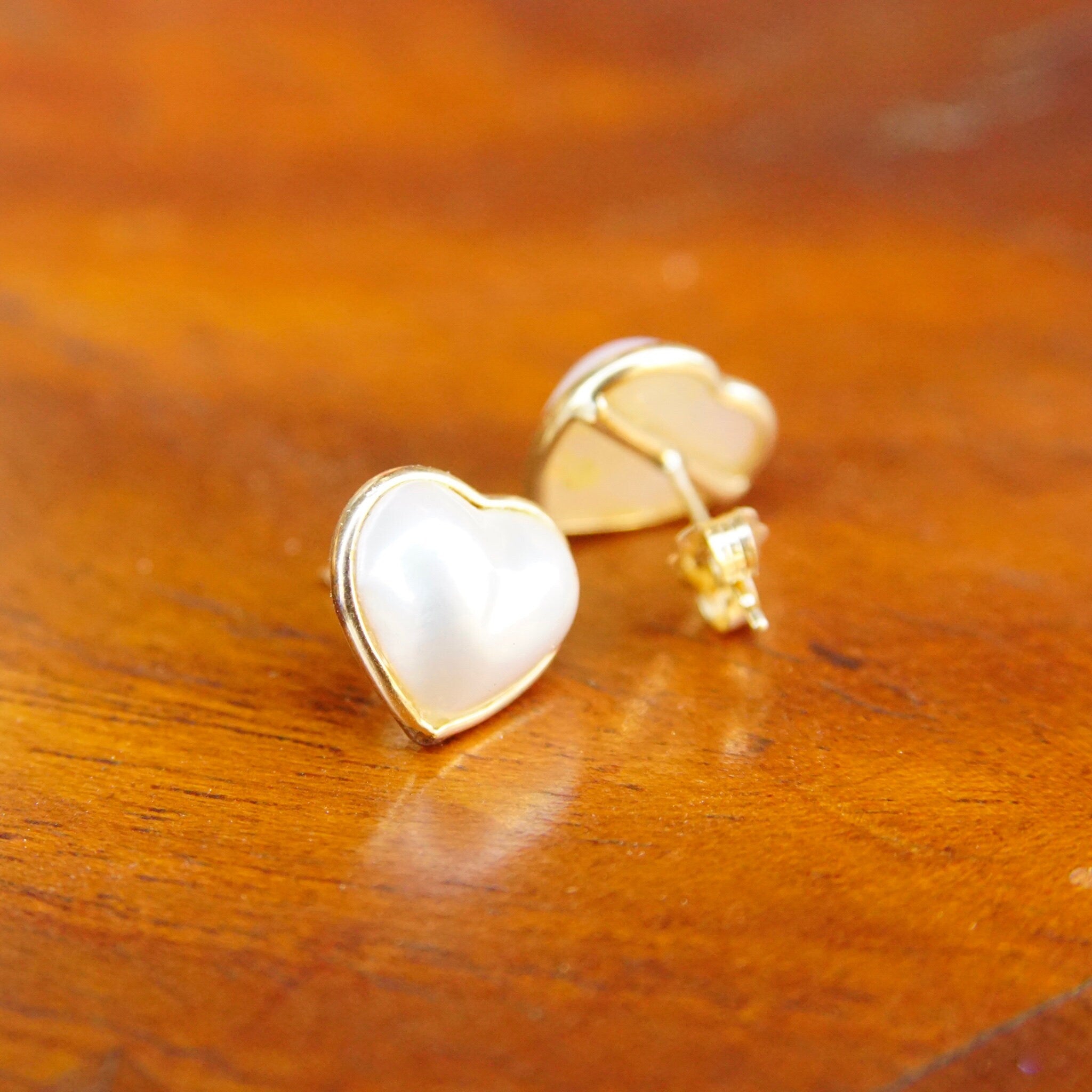 Vintage 14K Gold Pearl Heart Stud Earrings, Cute Heart-Shaped Pearl Earrings, Petite Gold Set Pearls, 14K Yellow Gold Post Earrings