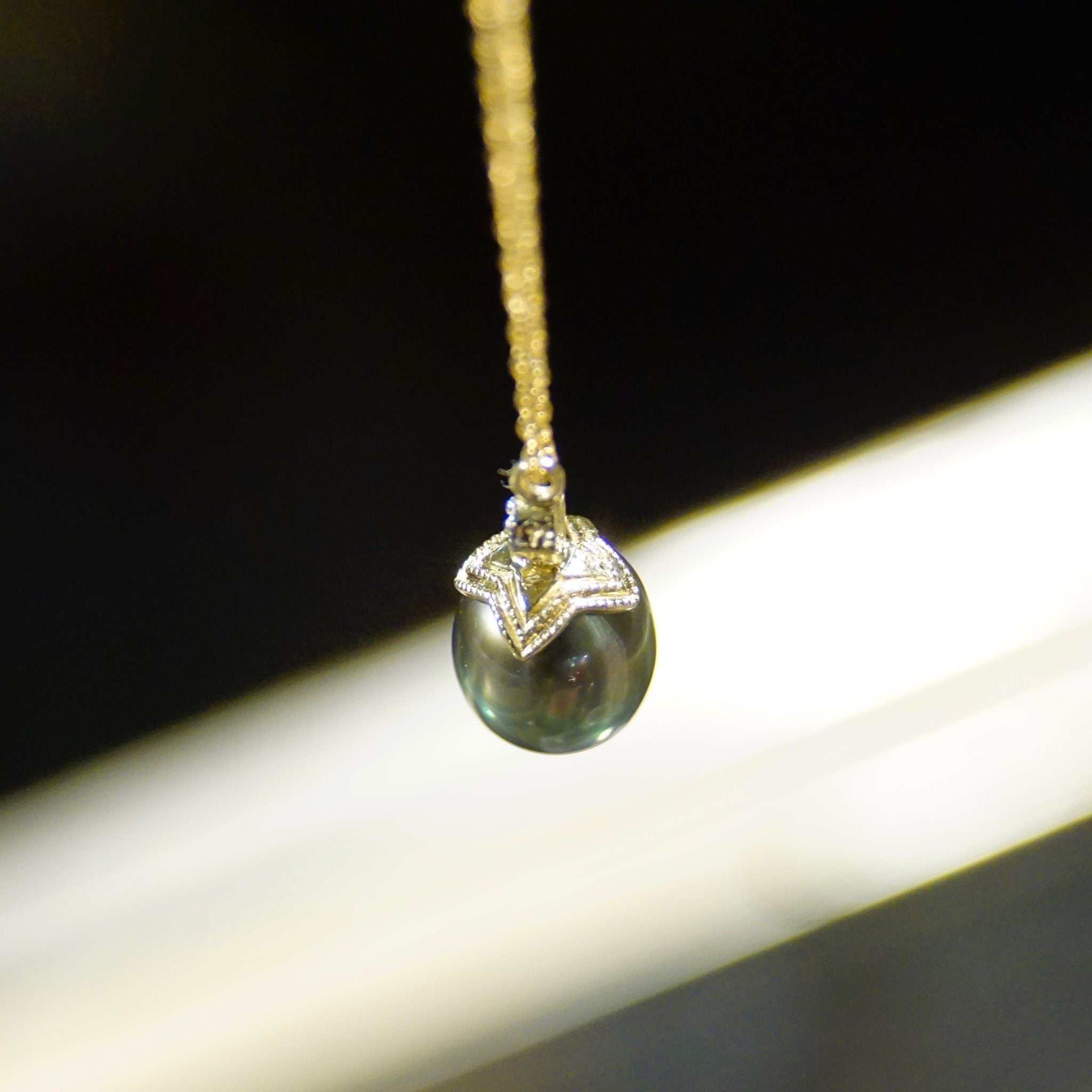 Vintage 14K Gold Tahitian Pearl Accent Diamond Teardrop Pendant Necklace, Delicate Gold Necklace With Black Pearl & Diamond Pendant, 18" L