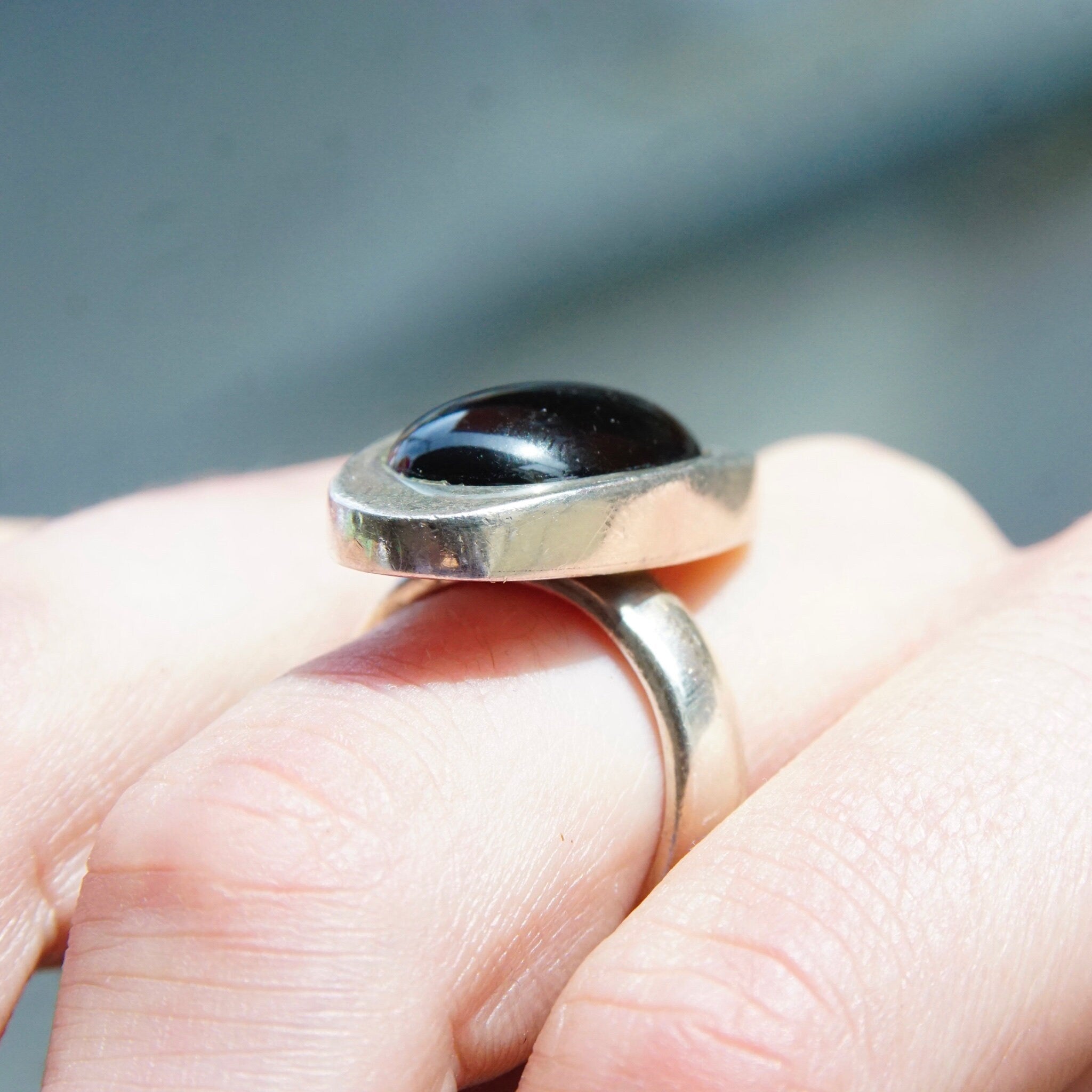 Vintage Sterling Silver & Onyx Ring, Modernist Oval Ring With Black Center Stone, Silver Onyx Eye Ring, 925 Jewelry, Size 7 3/4 US
