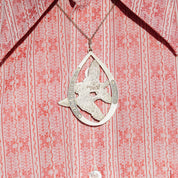 Vintage Peace On Earth 1972 Flying Doves Teardrop Pendant, Wallace Sterling Silver Embossed Dove Pendant, Large Silver Pendant, 2 3/4"