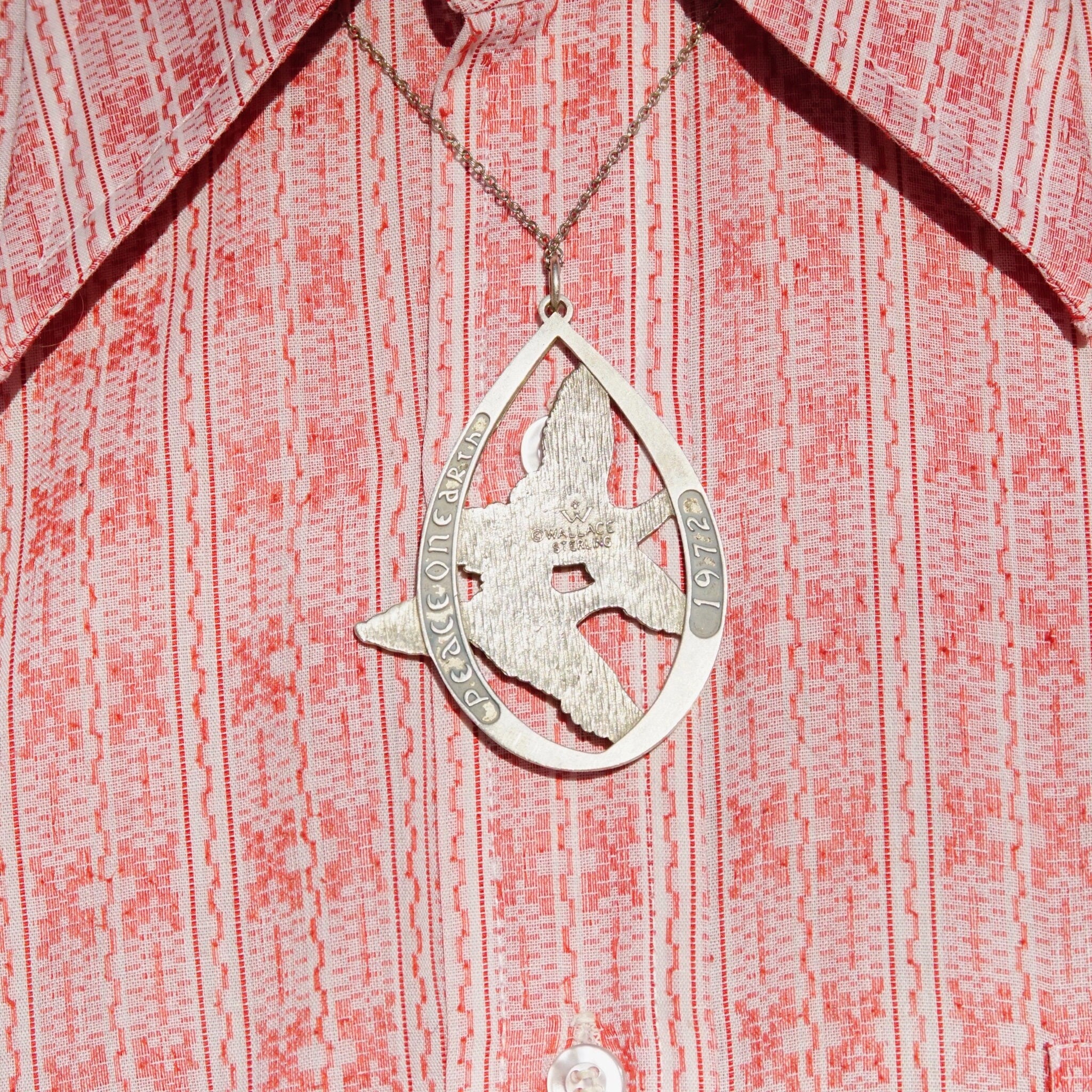 Vintage Peace On Earth 1972 Flying Doves Teardrop Pendant, Wallace Sterling Silver Embossed Dove Pendant, Large Silver Pendant, 2 3/4"
