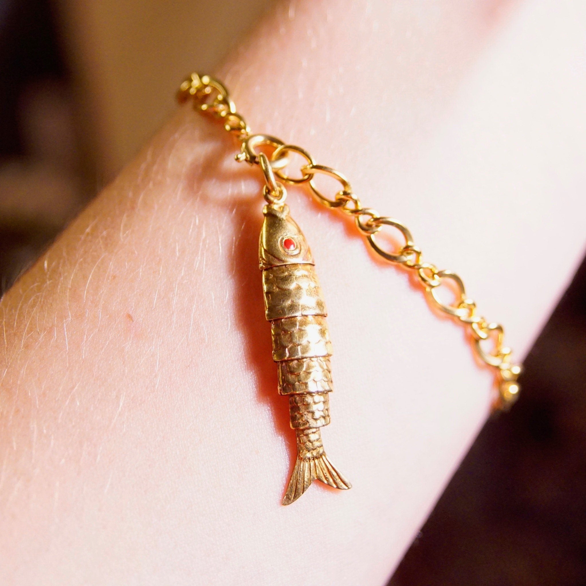 Pendant, Red Cabochon Eyes, Moveable Scaled Fish Pendant, 750 Gold Charm, 2 Long