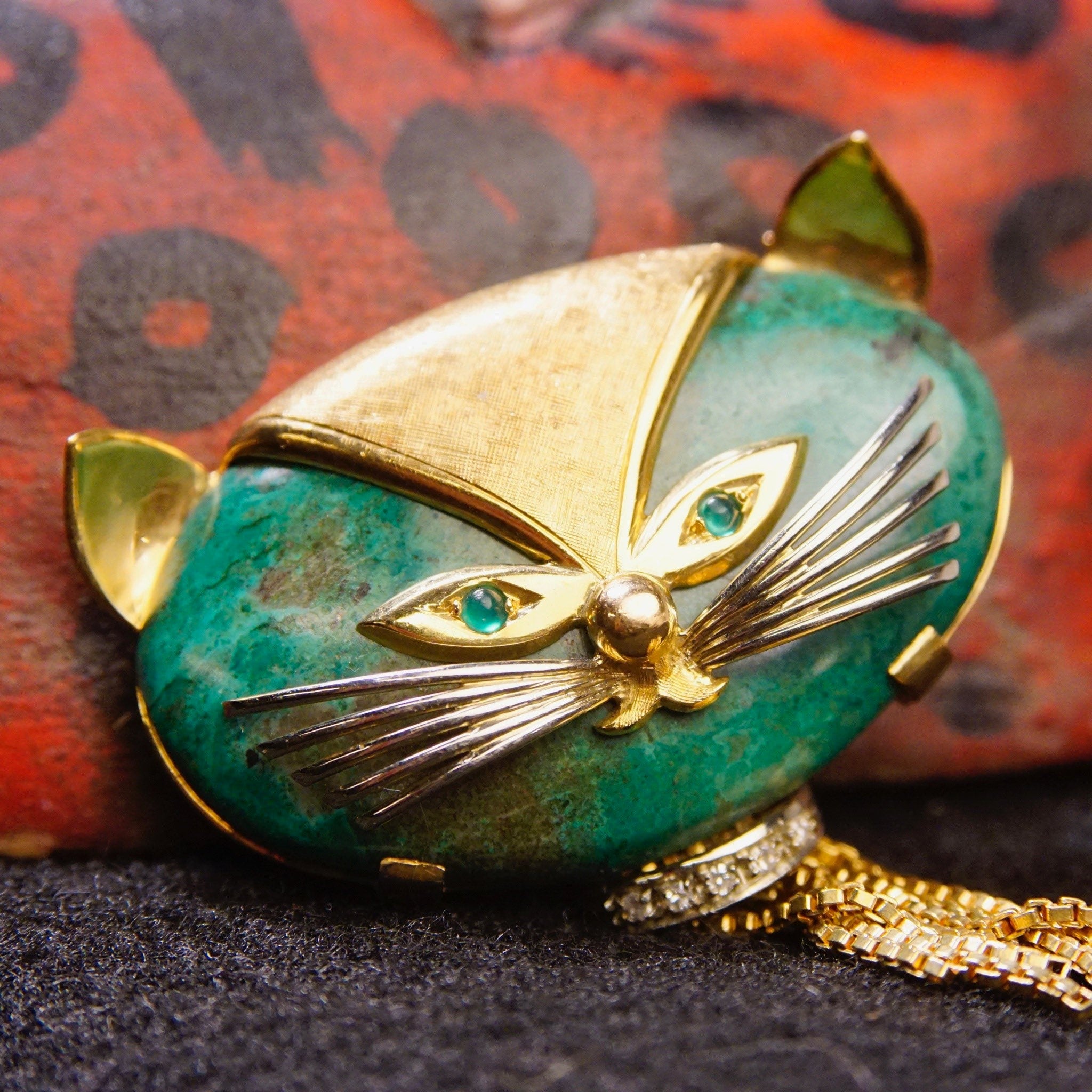 Vintage 18K Gold Diamond Malachite Cat Brooch, Yellow & White Gold, Large Green Cat Pin, Gold Tassel Diamond Collar, Unique Brooch, 750