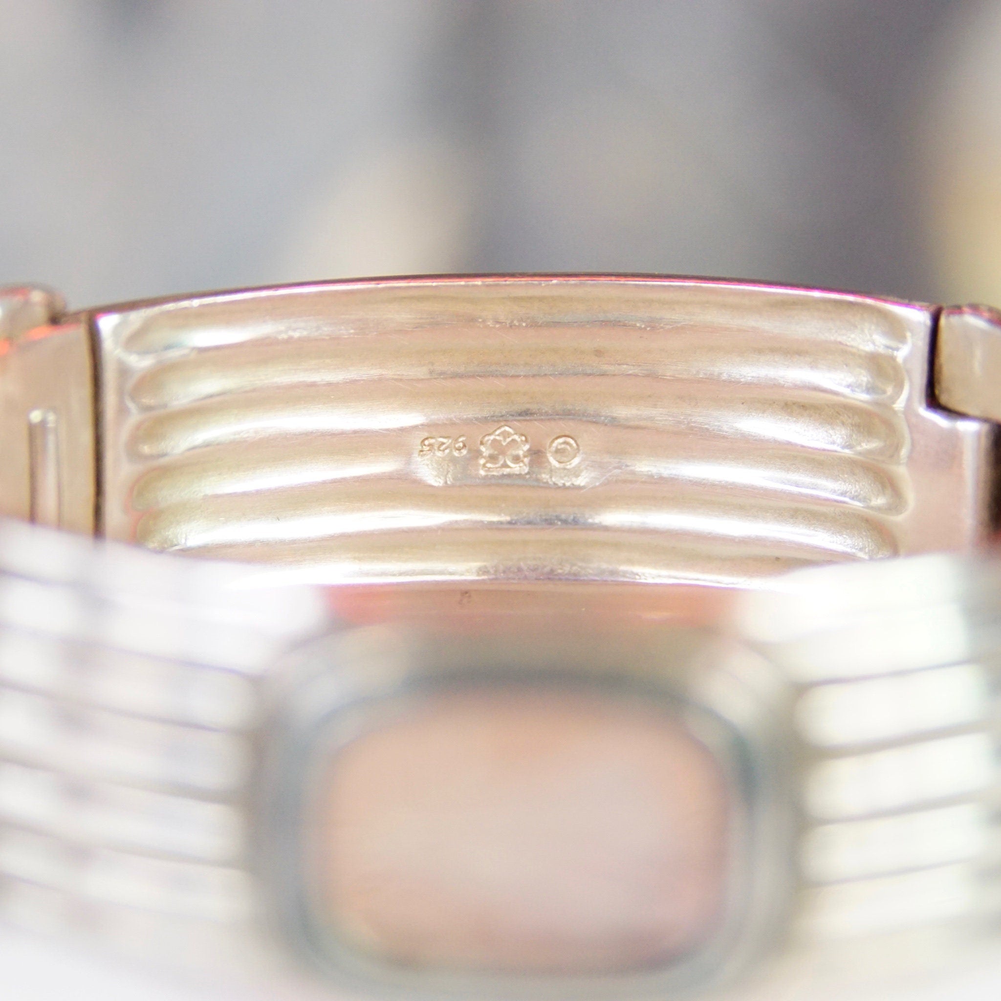 Rare Vintage SLANE & SLANE Sterling Silver Intaglio Bee Hinge Bracelet, Thick Silver Bangle With Carved Quartz Stone, Designer Jewelry, 925