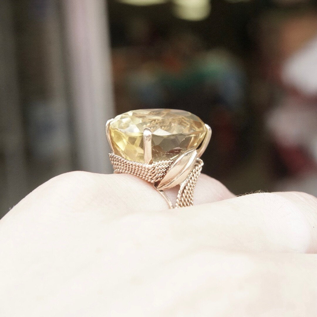 Vintage 14K Gold Citrine Cocktail Ring, Large Prong-Set Yellow Citrine Stone, Oval Cut, Woven Yellow Gold Band With Leaf Design, 6 1/4 US
