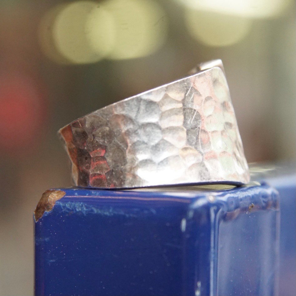 Vintage Hammered Sterling Silver Inlaid Gemstone Ring, Marbled Blue Stone, Textured Silver Cuff Ring, Adjustable, 925 Jewelry