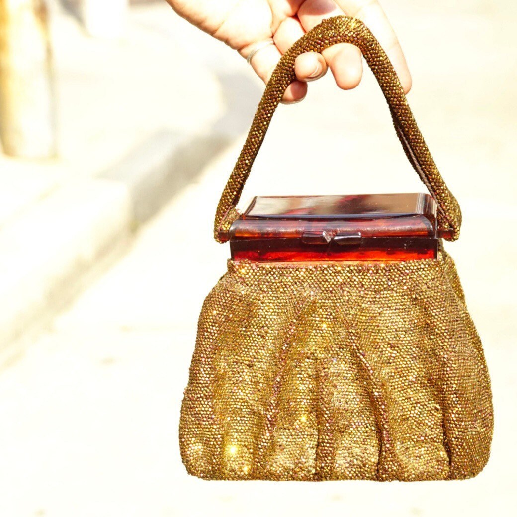 Brown Bakelite Lid, Matching Top Handle, Structured Handbag