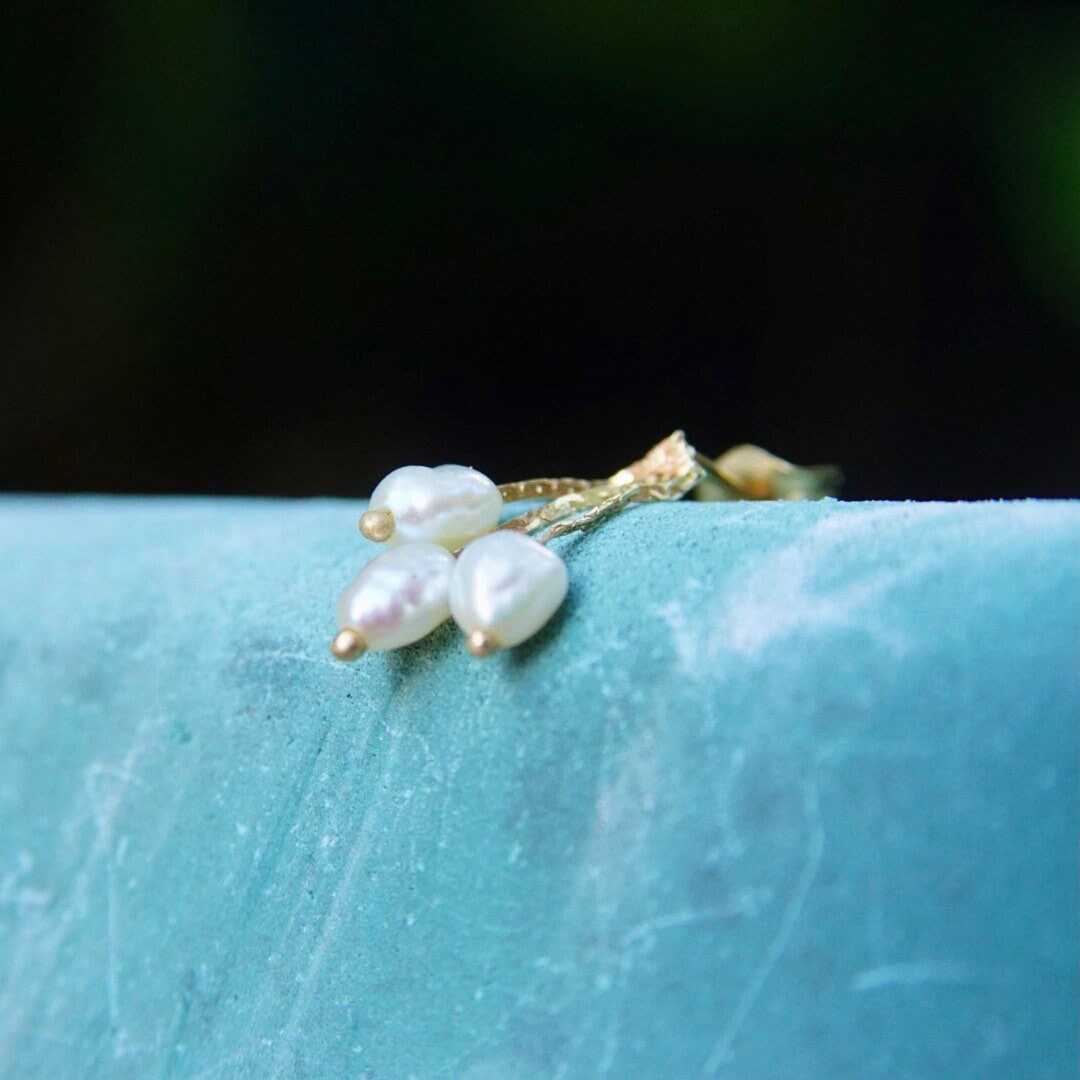 Vintage 14K Gold Baroque Pearl Seed Tassel Earring, Yellow Gold Dangle Post, Iridescent White Pearls, Petite 14K Pearl Earrings