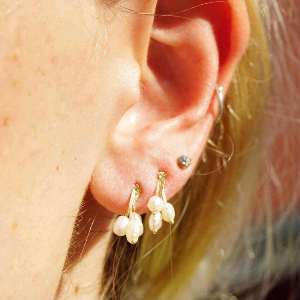 Vintage 14K Gold Baroque Pearl Seed Tassel Earring, Yellow Gold Dangle Post, Iridescent White Pearls, Petite 14K Pearl Earrings