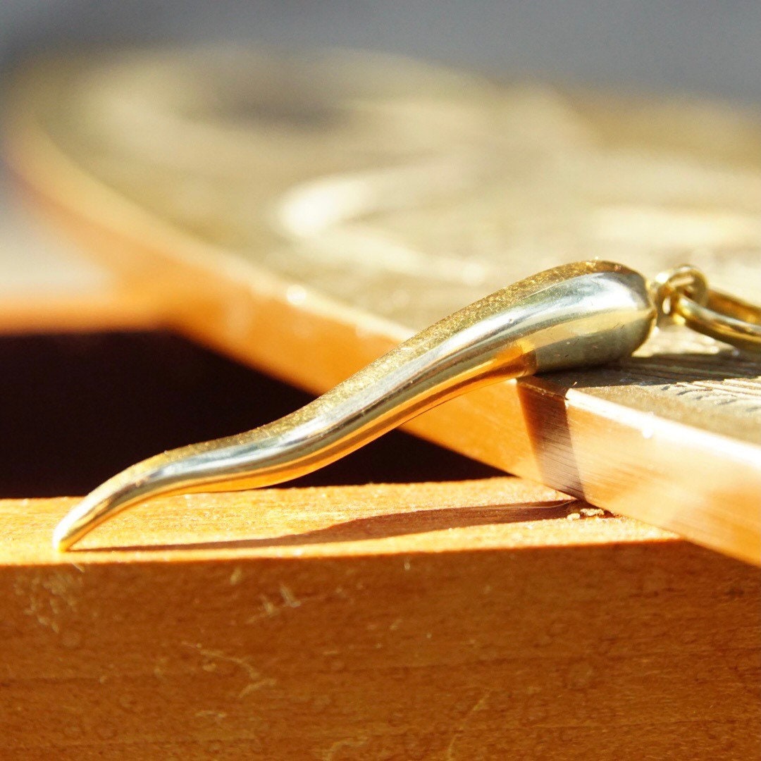 Vintage 14K Gold Italian Horn Pendant, Yellow Gold Cornicello , Good Luck Charm, Hollow Gold Italian Horn, Italian American, 2" L