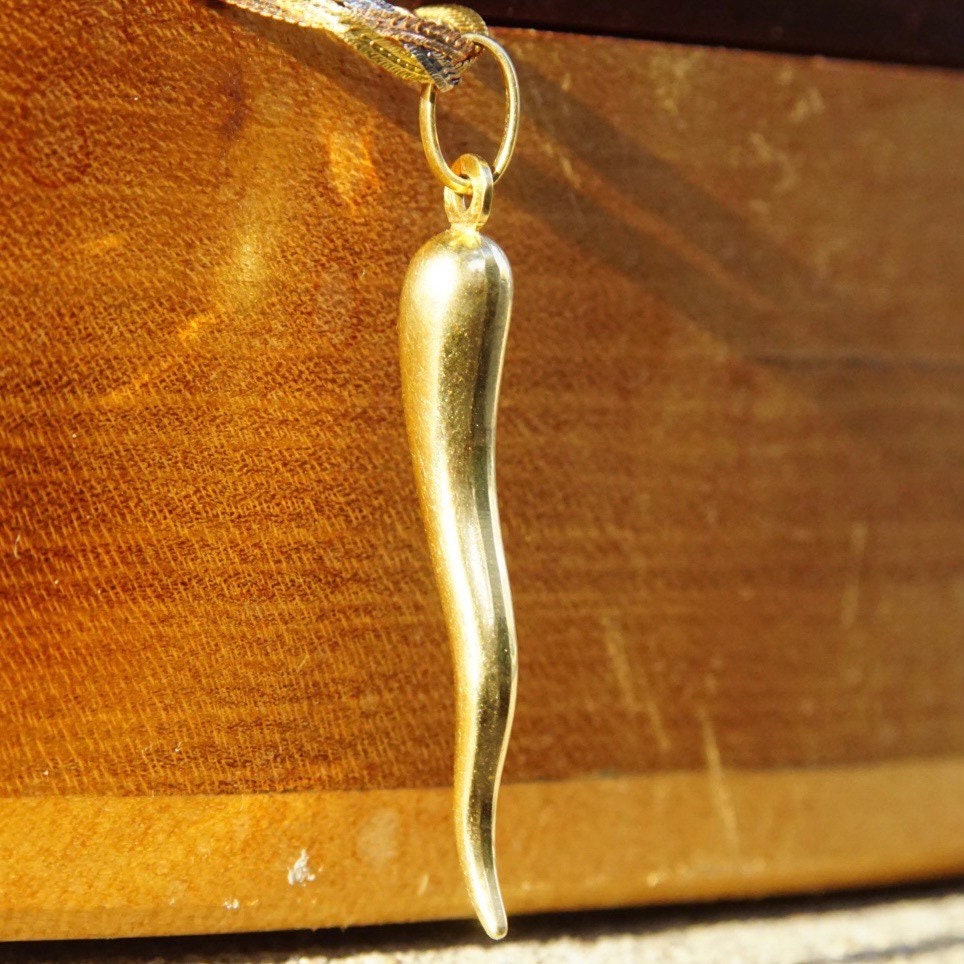 Vintage 14K Gold Italian Horn Pendant, Yellow Gold Cornicello , Good Luck Charm, Hollow Gold Italian Horn, Italian American, 2" L