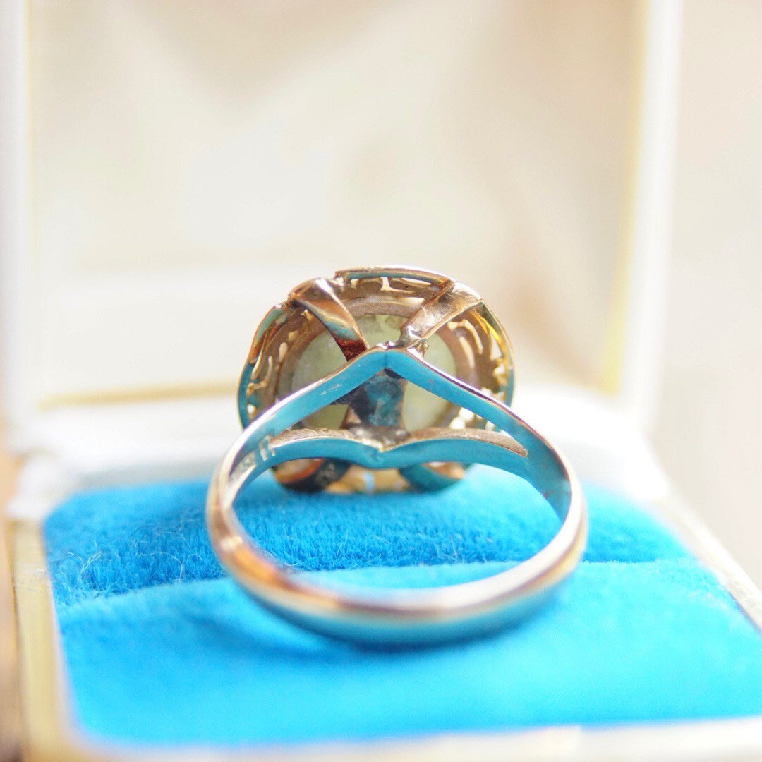 Vintage 14K Gold Jade Ring, Yellow Gold & Green Jade, Ornate Gold Setting, Marbled Gemstone, Size 7 3/4 US