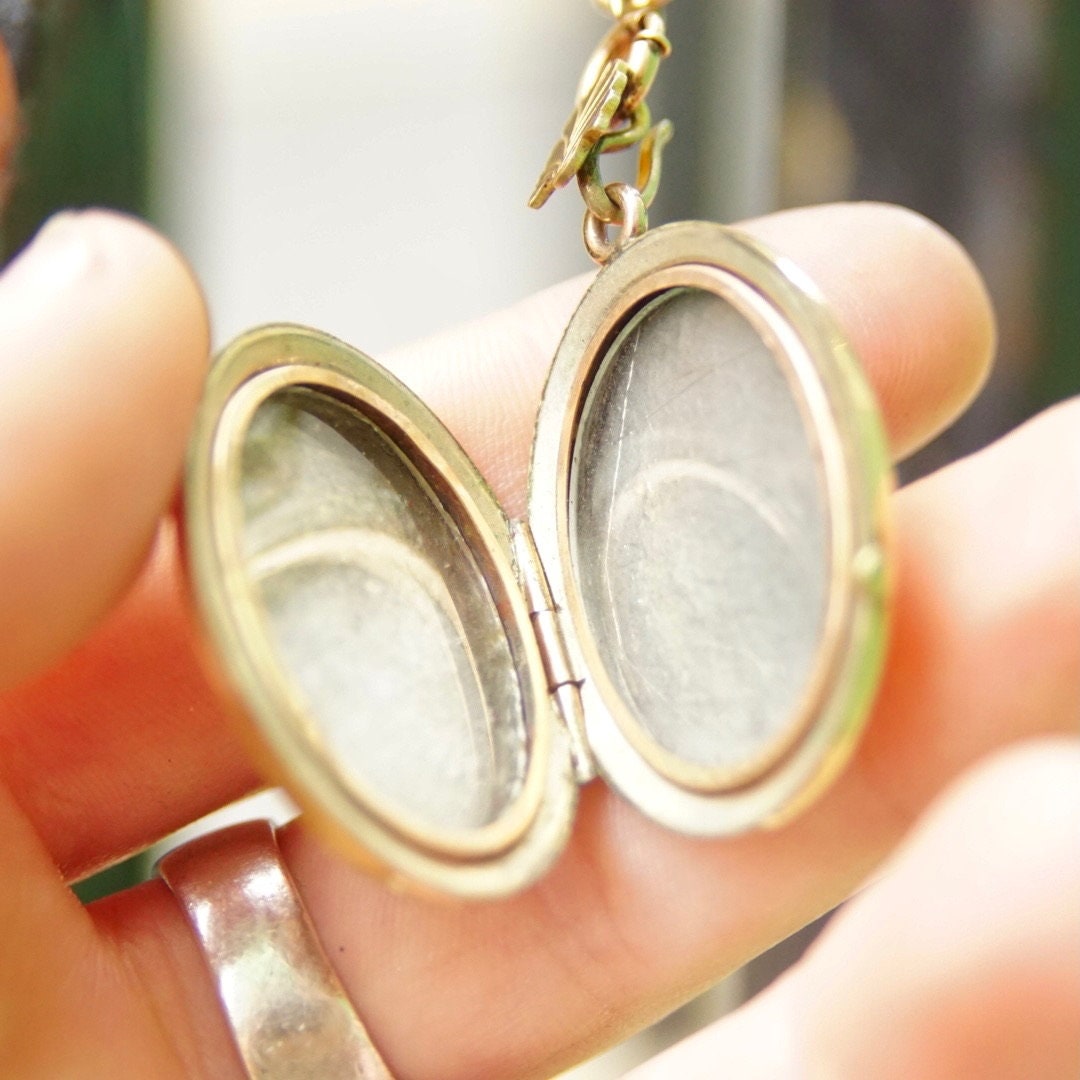 Victorian Locket Pendant Mourning Necklace, Gold Filled Locket With Garnet/Diamond, Etched Cameo Design, Thick Gold Chain, Mourning Jewelry