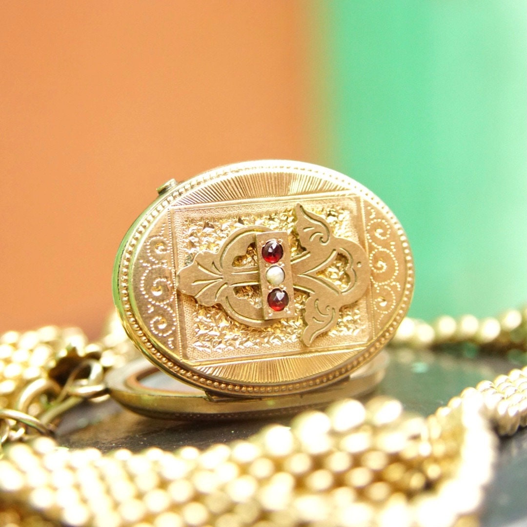 Victorian Locket Pendant Mourning Necklace, Gold Filled Locket With Garnet/Diamond, Etched Cameo Design, Thick Gold Chain, Mourning Jewelry