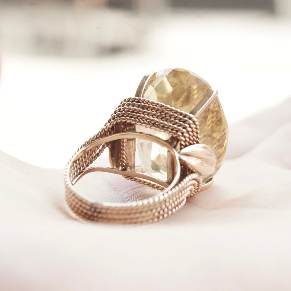 Vintage 14K Gold Citrine Cocktail Ring, Large Prong-Set Yellow Citrine Stone, Oval Cut, Woven Yellow Gold Band With Leaf Design, 6 1/4 US