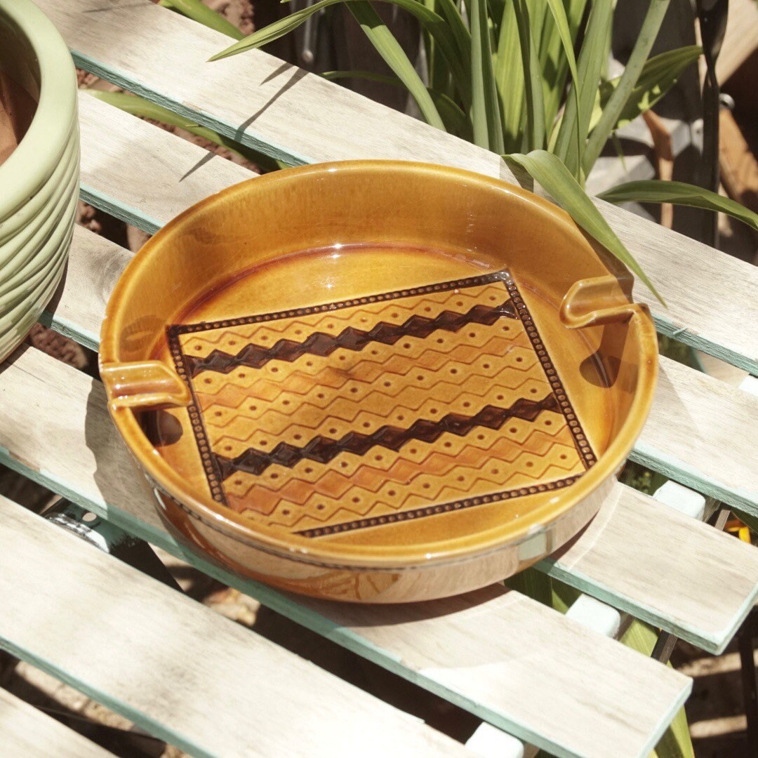 Vintagw Mid Century Modern Glazed Ceramic Ashtray, Large Round Ashtray With 2 Cigarette Holders, Brown & Tan Ceramic Ashtray, 9.5 Diameter