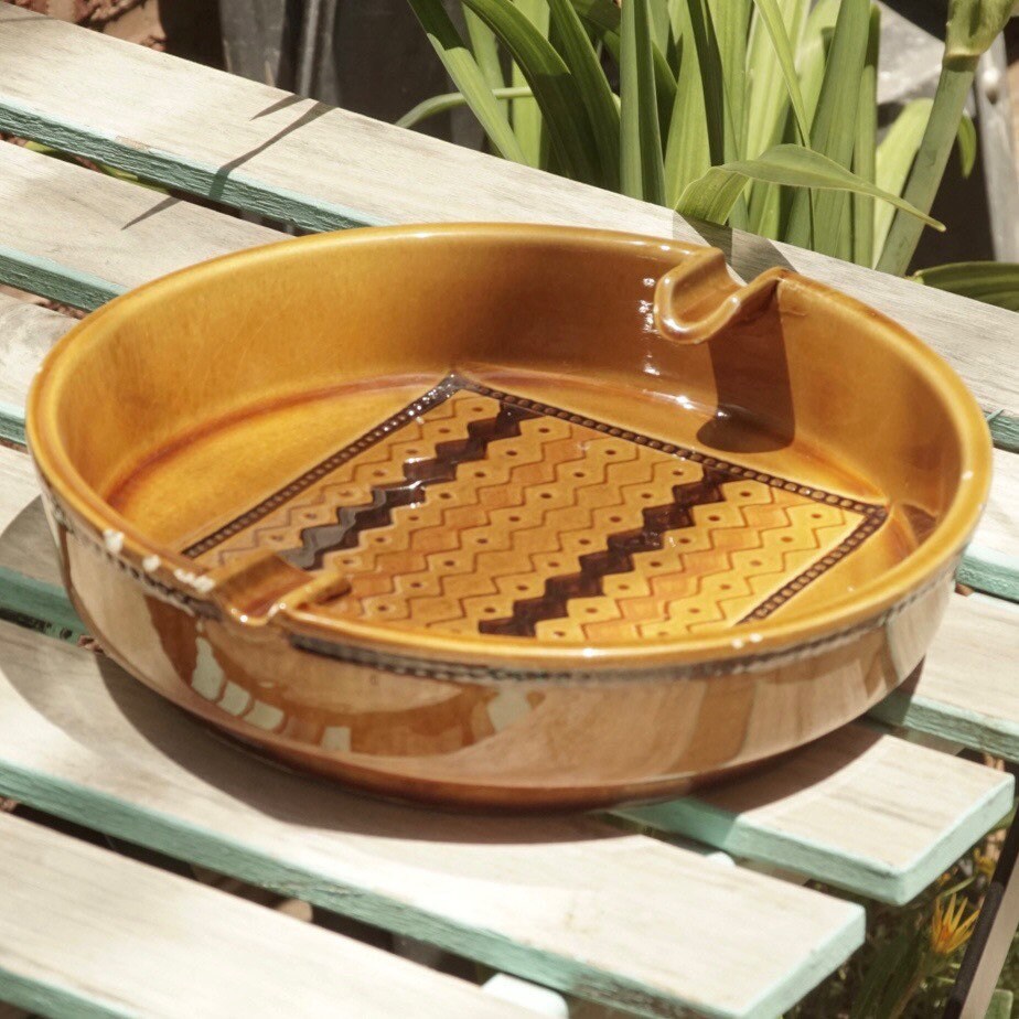 Vintagw Mid Century Modern Glazed Ceramic Ashtray, Large Round Ashtray With 2 Cigarette Holders, Brown & Tan Ceramic Ashtray, 9.5 Diameter