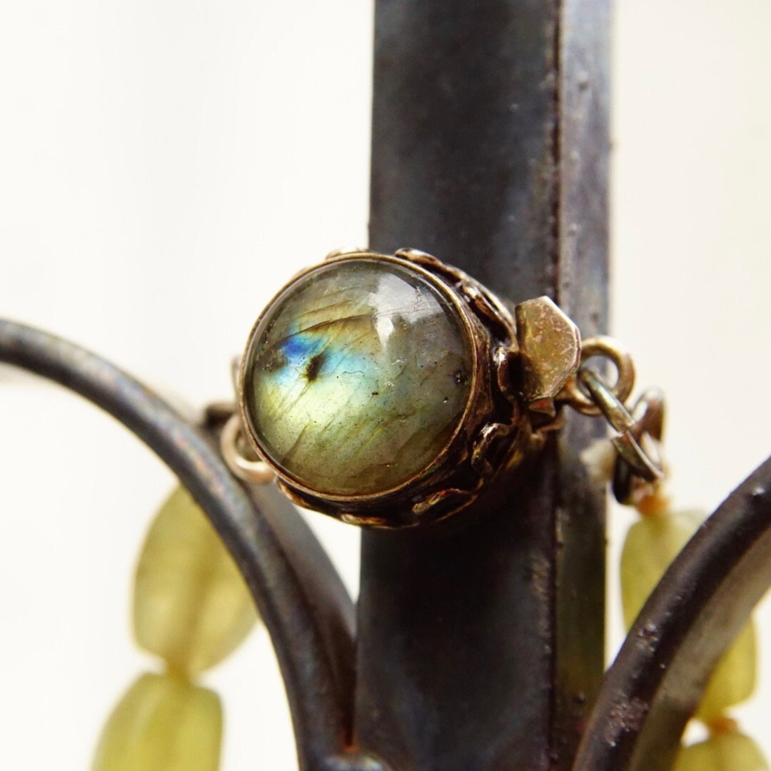 Vintage Faceted Green Stone Bead Necklace With Labradorite Clasp, Chunky Green Bead Necklace, Iridescent Gemstone, Unique Jewelry, 24 1/2" L