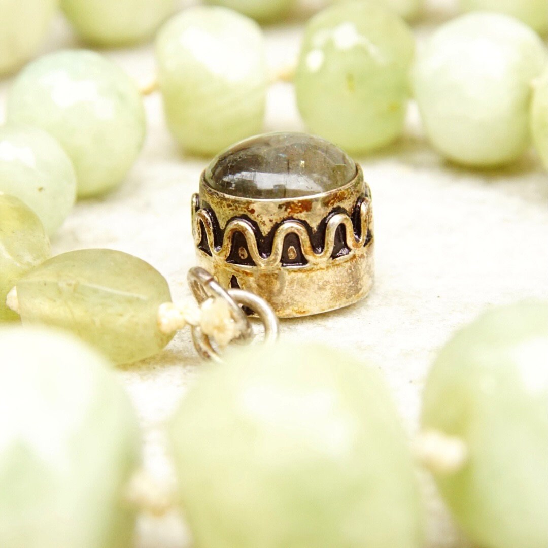 Vintage Faceted Green Stone Bead Necklace With Labradorite Clasp, Chunky Green Bead Necklace, Iridescent Gemstone, Unique Jewelry, 24 1/2" L