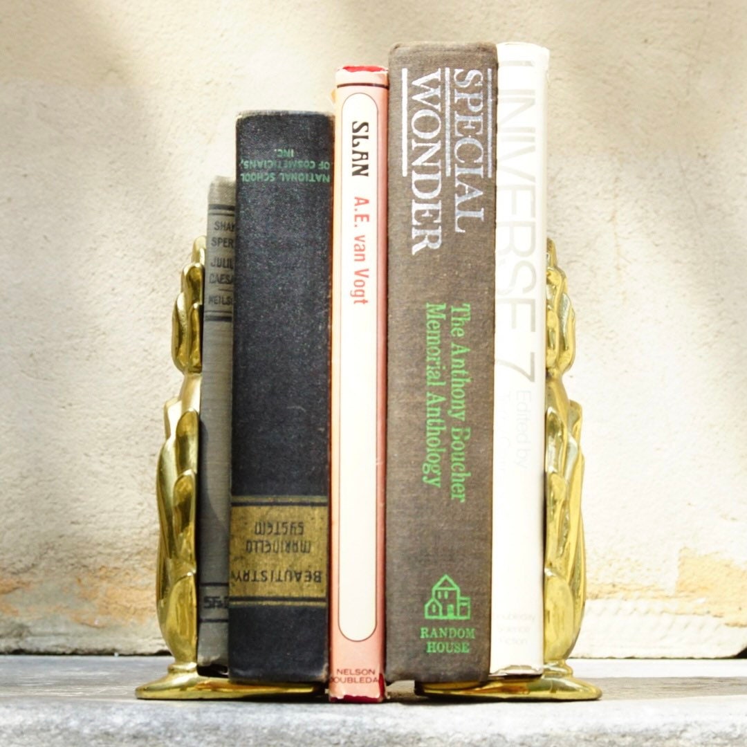 Vintage Brass Pineapple Bookends by Virginia Metal-Crafters Newport, Embossed Brass Bookends, Funky Home Decor, Hospitality Symbol, 6 1/2" H