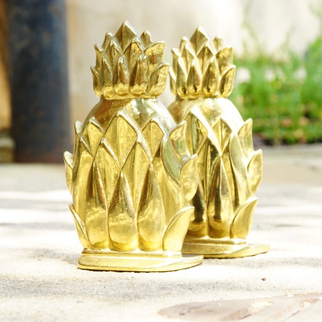 Vintage Brass Pineapple Bookends by Virginia Metal-Crafters Newport, Embossed Brass Bookends, Funky Home Decor, Hospitality Symbol, 6 1/2" H