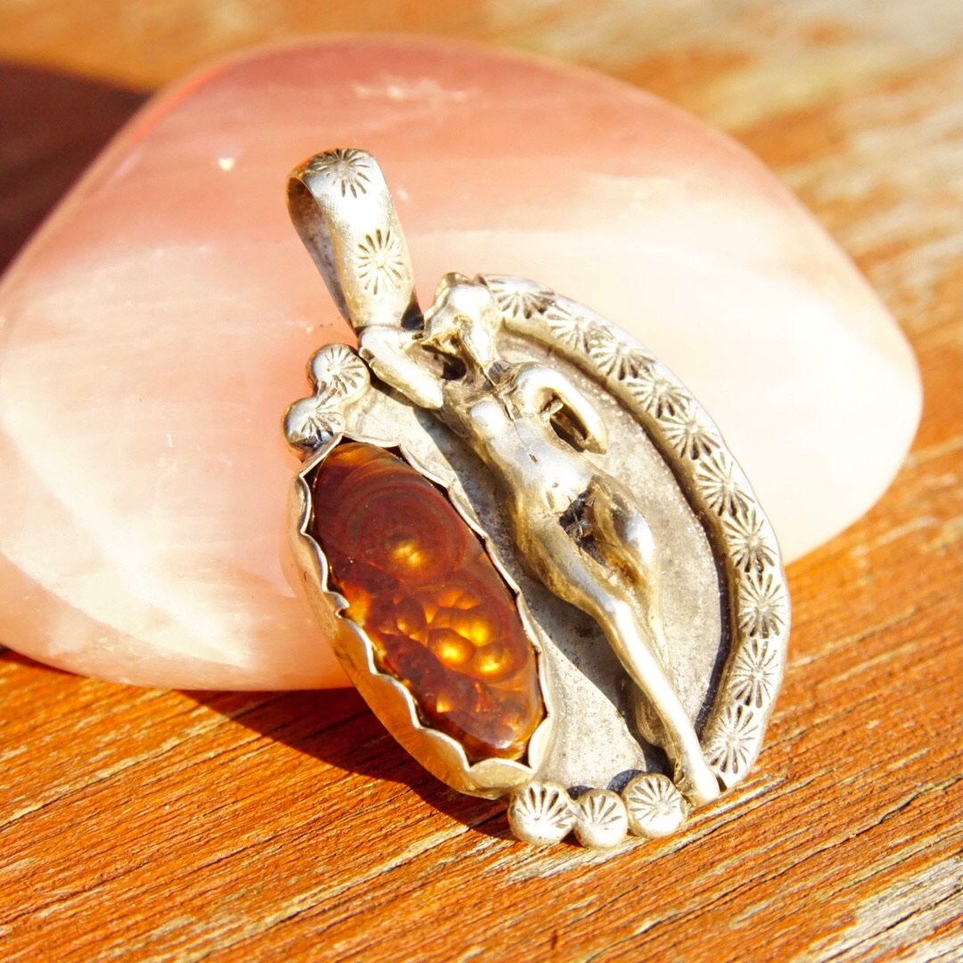 Vintage Signed Fire Agate Sterling Silver Nude Figure Pendant, Hammered Silver Frame, Nude Woman Pendant, Unique Brown Gemstone, 1 3/4"
