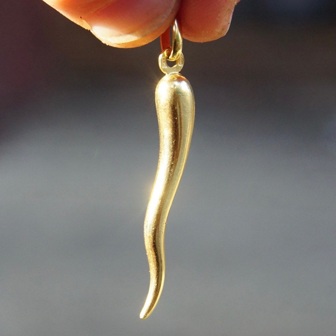 Vintage 14K Gold Italian Horn Pendant, Yellow Gold Cornicello , Good Luck Charm, Hollow Gold Italian Horn, Italian American, 2" L