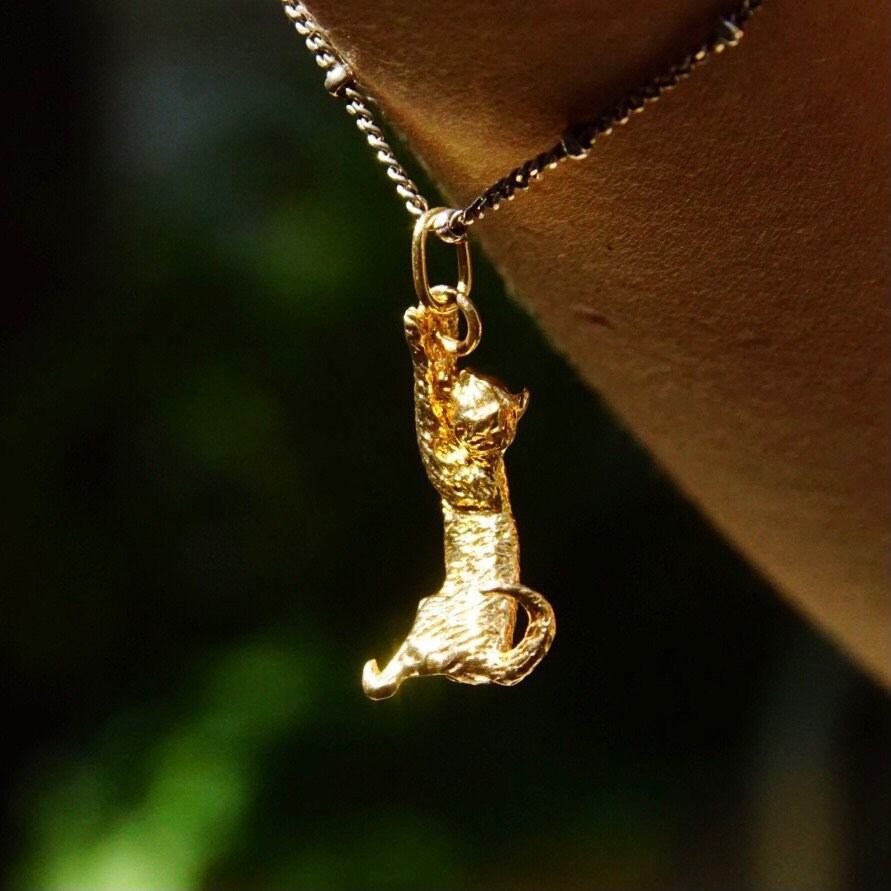 Vintage 14K Gold Cat Charm, Petite Yellow Gold Charm/Pendant, Cute Little Playing Cat Charm, Cat Lover Jewelry, 585 Gold, 1" Long
