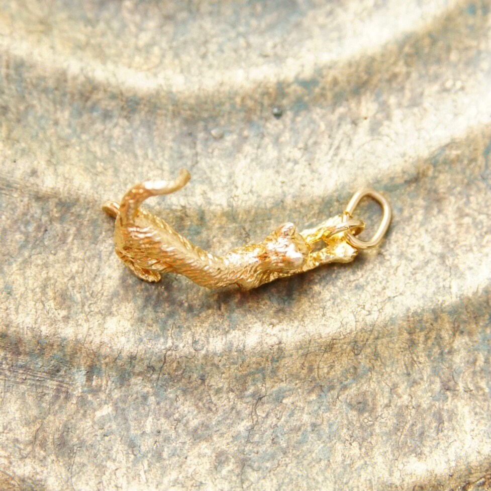 Vintage 14K Gold Cat Charm, Petite Yellow Gold Charm/Pendant, Cute Little Playing Cat Charm, Cat Lover Jewelry, 585 Gold, 1" Long