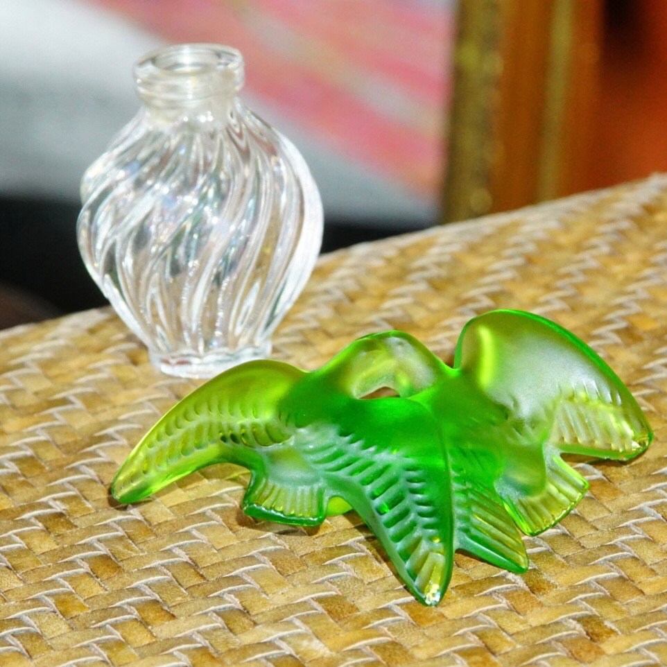 Vintage Signed Nina Ricci Lalique Two Dove Perfume Bottle CC 642, Frosted Green Glass Stopper, Ridged Clear Glass Bottle, 3.75" H