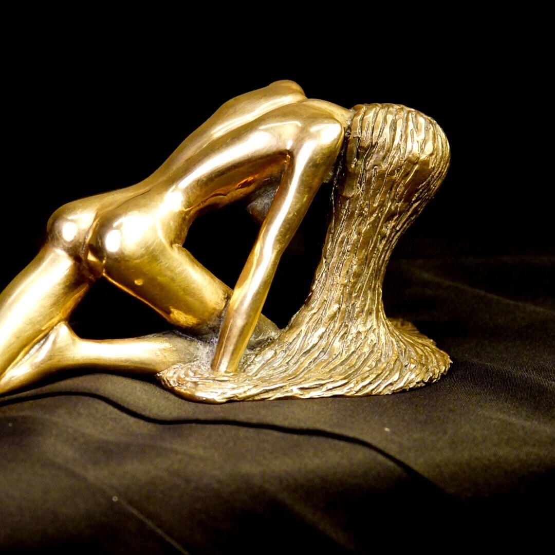 Vintage 1977 Signed Tom Bennett Reflections Table Sculpture 89/100, Nude Woman Crawling On Hands & Knees, Dramatic Figure Statue, 8 1/2 L