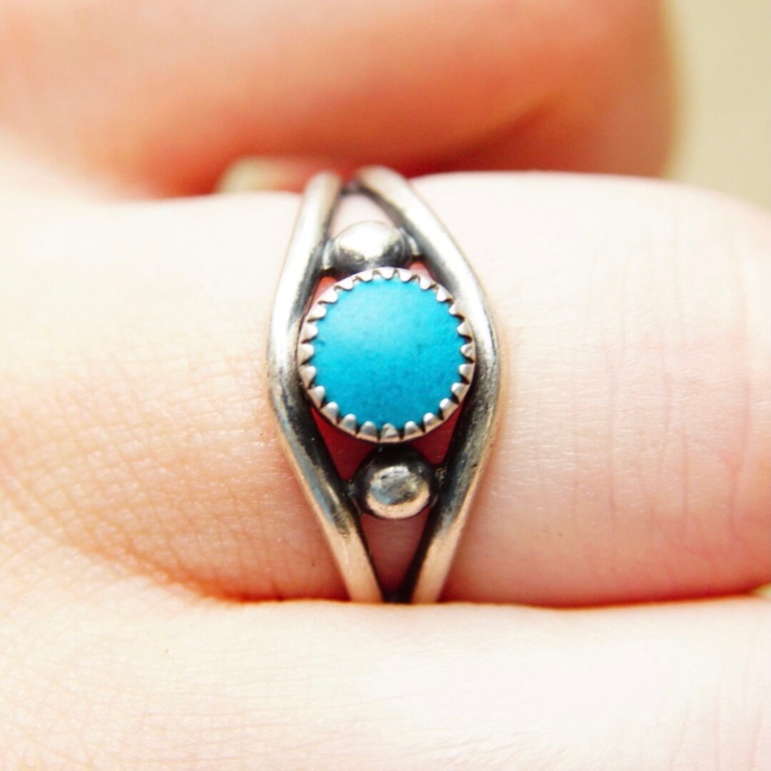 Vintage Sterling Silver Turquoise Ring, Minimalist Silver Cutout Ring, Blue Gemstone, Accent Silver Beads, 925 Jewelry, Size 7 3/4 US