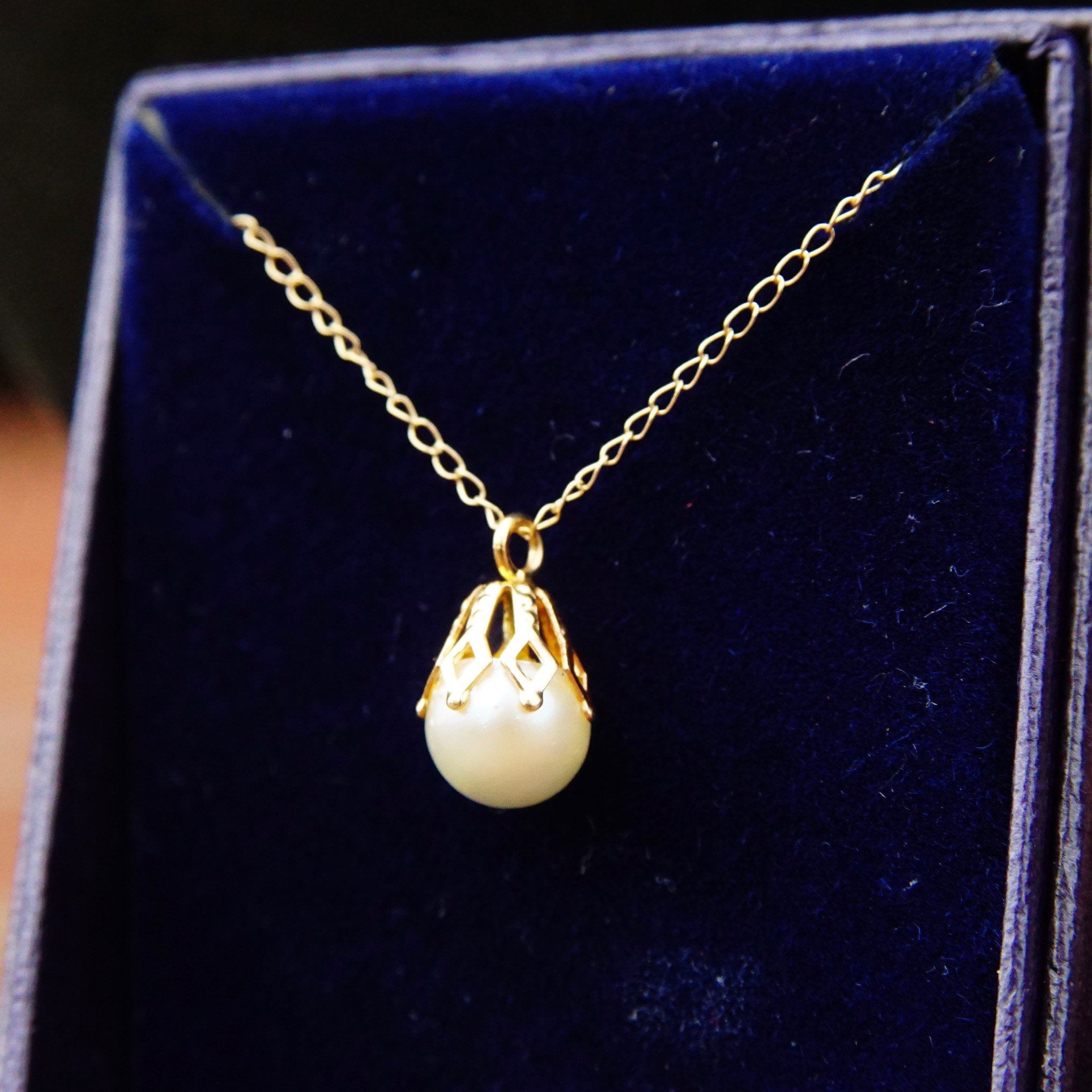 Vintage 14K Yellow Gold Solitaire Pearl Pendant Necklace, Cultured Pearl Drop With Gold Crown Cap, Delicate Gold Chain, 15" Long
