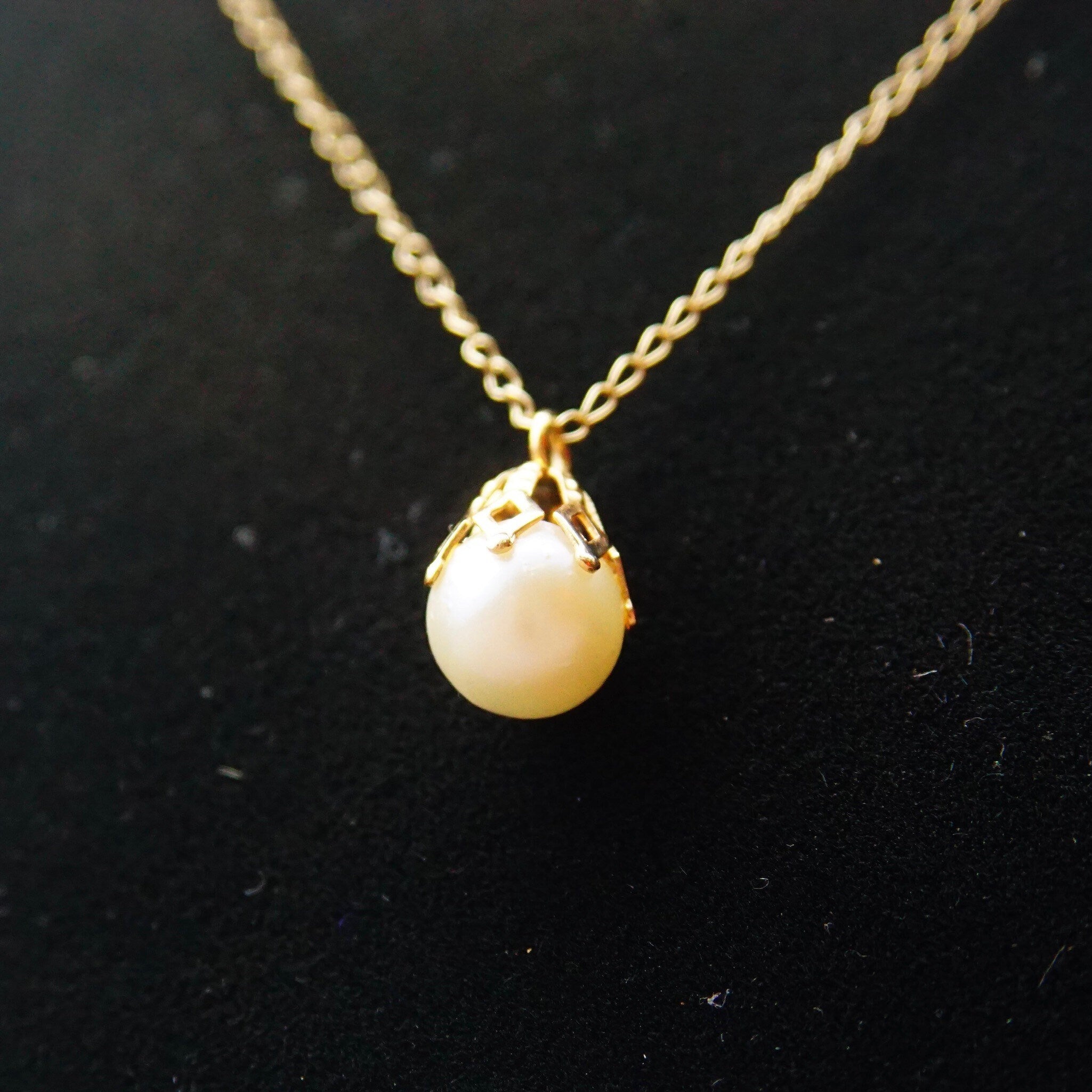 Vintage 14K Yellow Gold Solitaire Pearl Pendant Necklace, Cultured Pearl Drop With Gold Crown Cap, Delicate Gold Chain, 15" Long