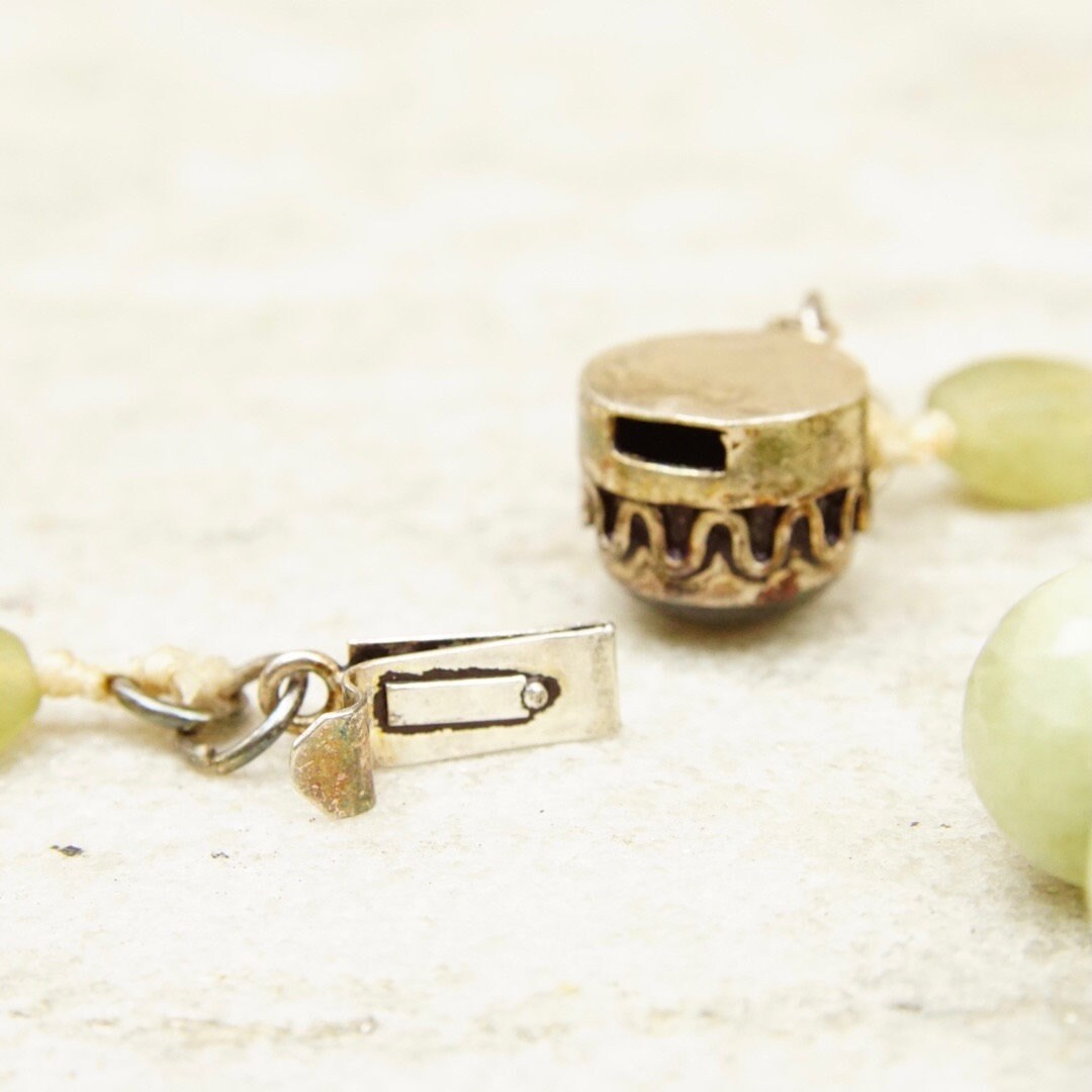 Vintage Faceted Green Stone Bead Necklace With Labradorite Clasp, Chunky Green Bead Necklace, Iridescent Gemstone, Unique Jewelry, 24 1/2" L