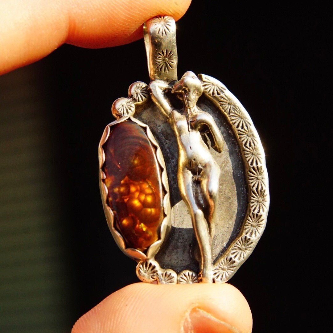 Vintage Signed Fire Agate Sterling Silver Nude Figure Pendant, Hammered Silver Frame, Nude Woman Pendant, Unique Brown Gemstone, 1 3/4"