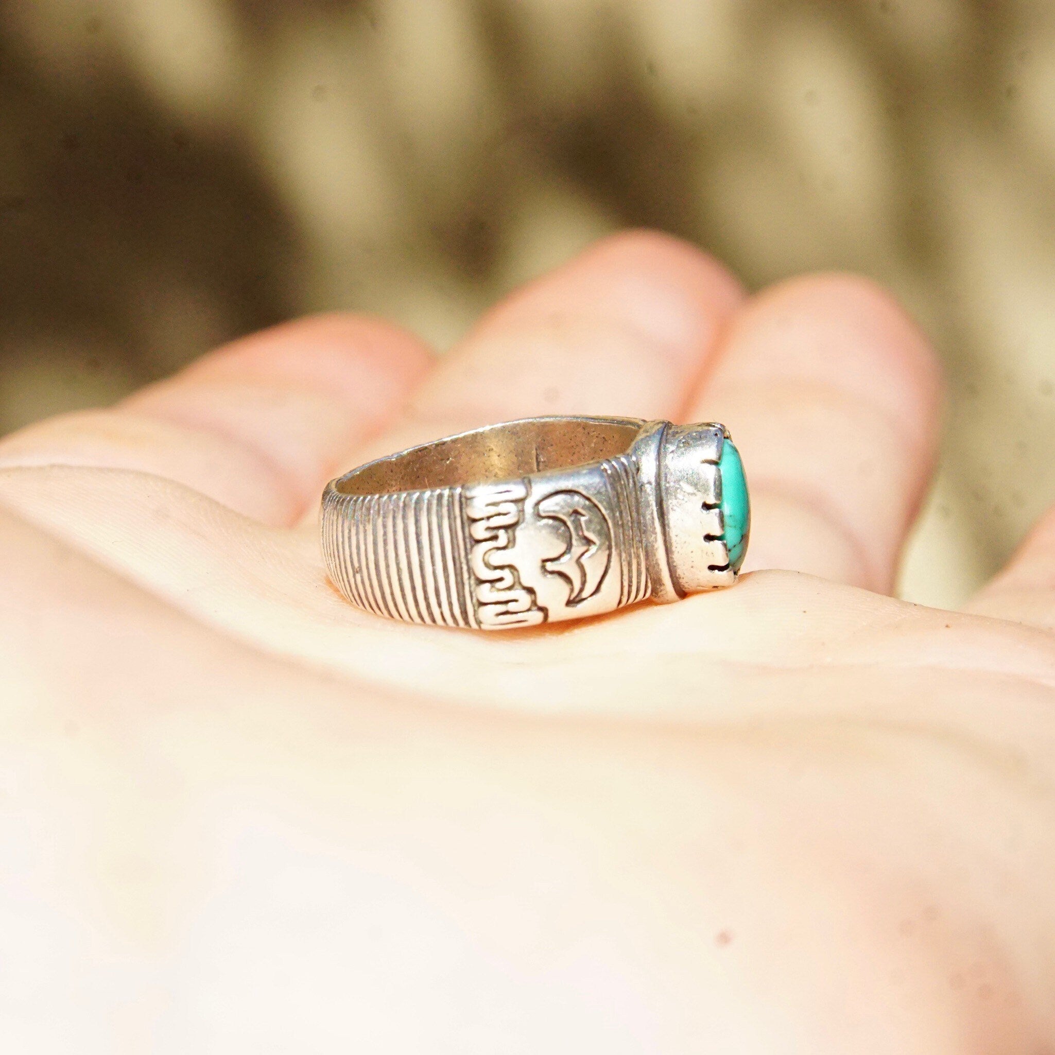 Vintage Sterling Silver Turquoise Ring, Textured Silver Ring With Engraved Bear Design, Green Turquoise Stone, Size 5 US