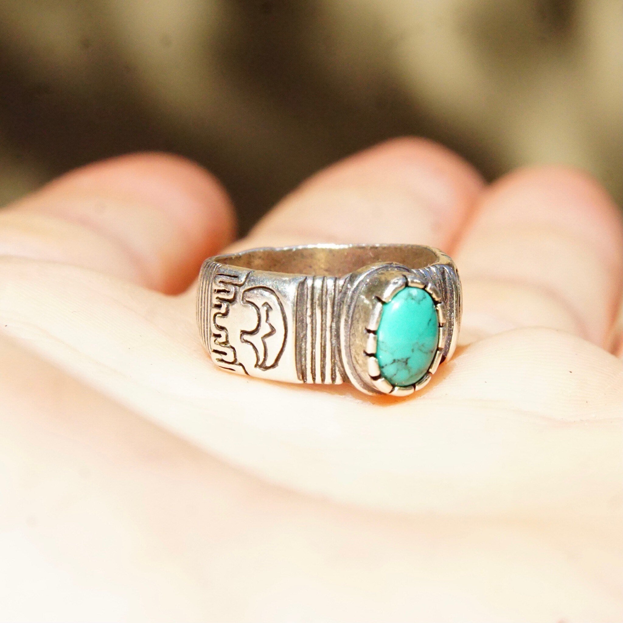 Vintage Sterling Silver Turquoise Ring, Textured Silver Ring With Engraved Bear Design, Green Turquoise Stone, Size 5 US