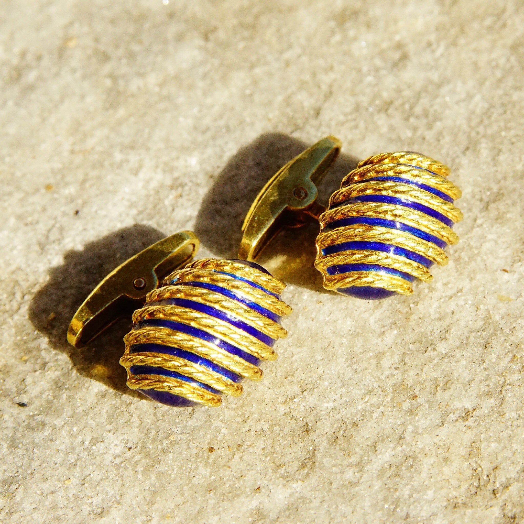  Woven Details & Enameled Toggle, 22mm x 15mm