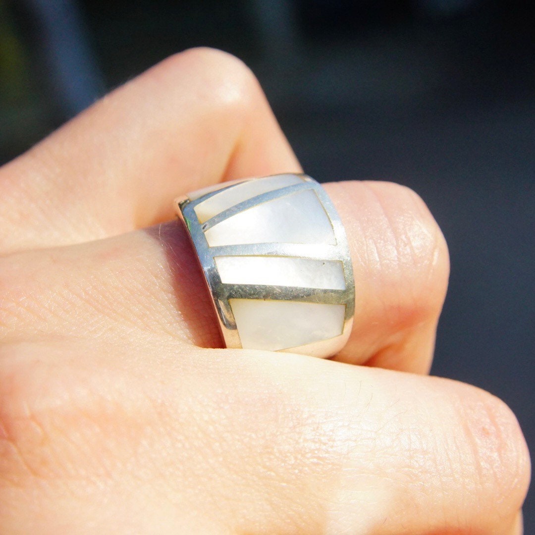 Vintage Sterling Silver Mother Of Pearl Inlay Ring, Thick Silver Ring With Geometric Design, Iridescent Shell, 950 Silver, Size 8 1/2 US