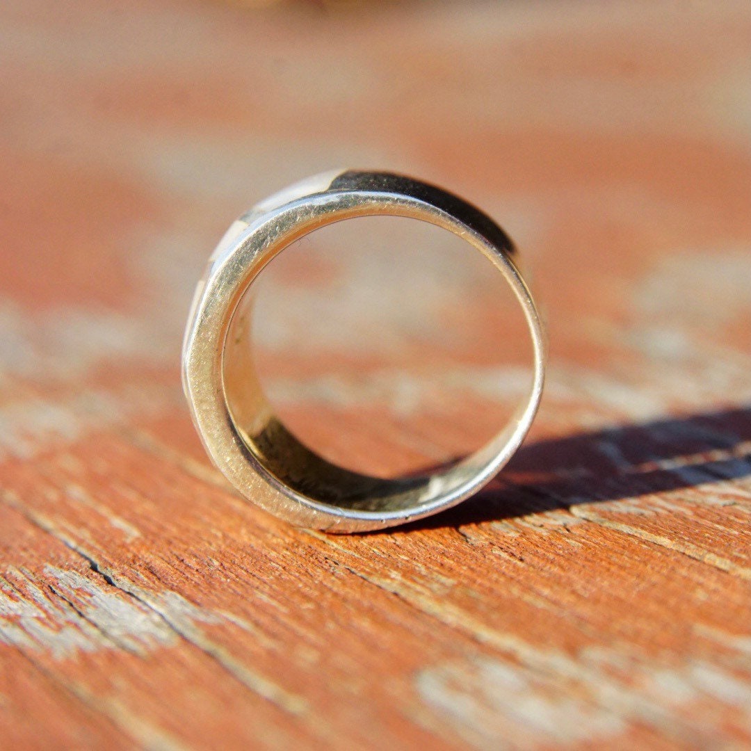 Vintage Sterling Silver Mother Of Pearl Inlay Ring, Thick Silver Ring With Geometric Design, Iridescent Shell, 950 Silver, Size 8 1/2 US
